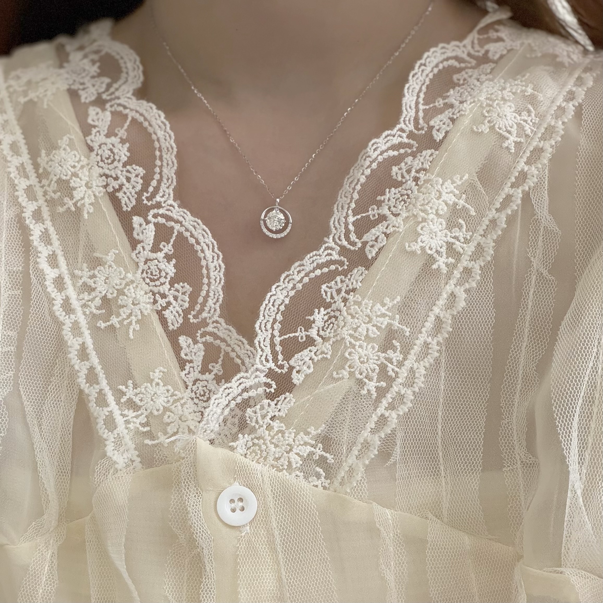 Y418【輕奢】圓形匡邊莫桑鑽純銀鎖骨鏈