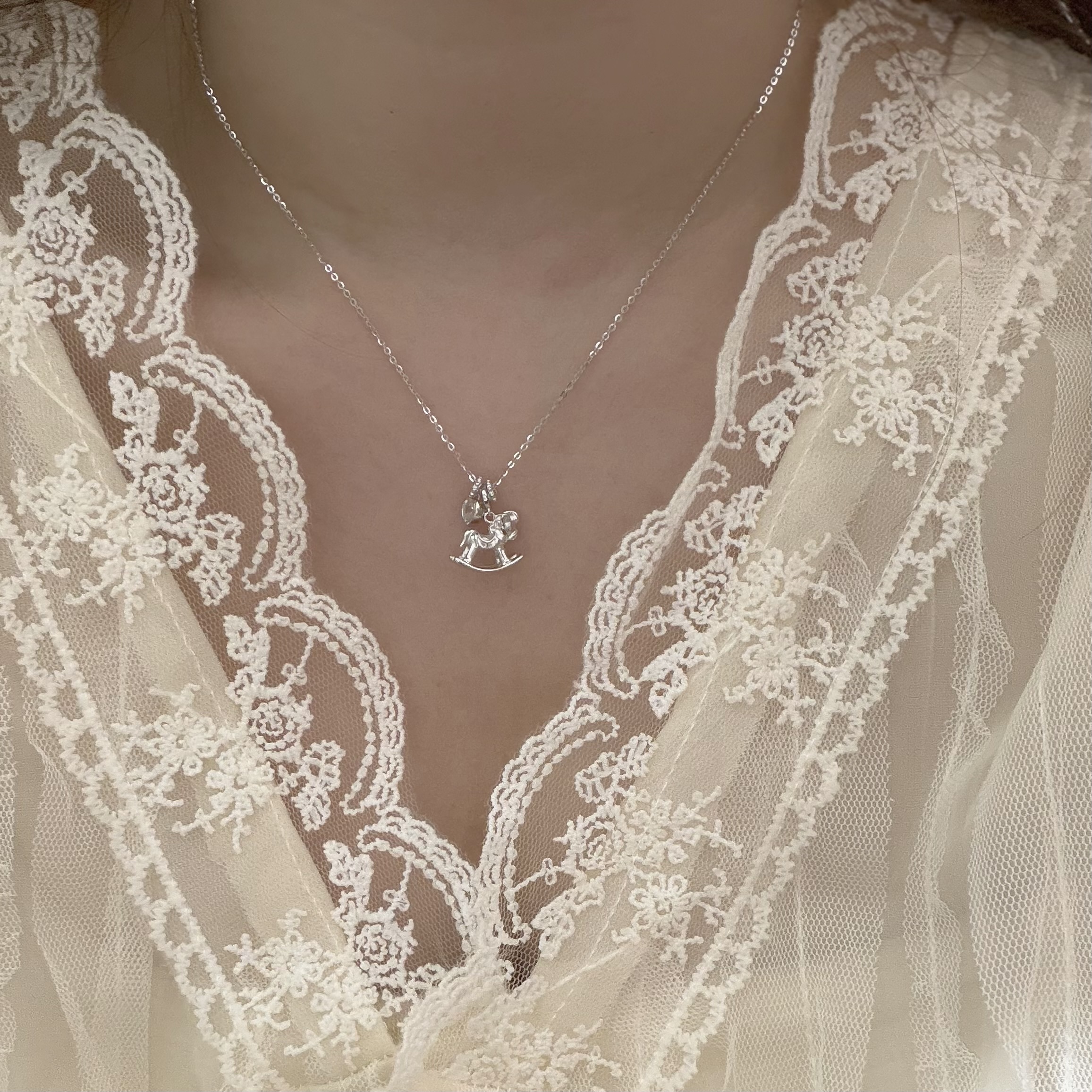 Y292【輕奢】愛心小木馬純銀鎖骨鏈