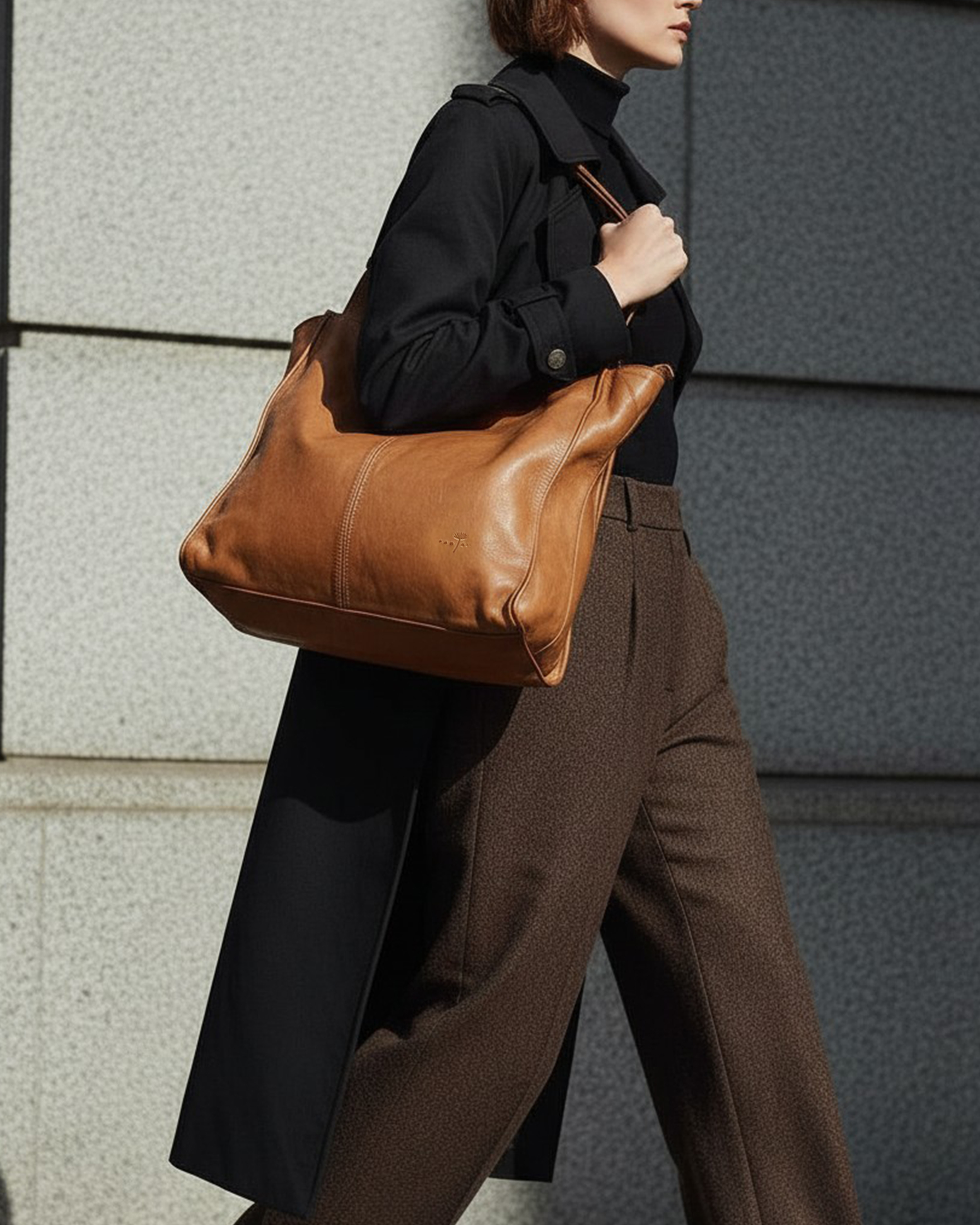 Moana 柔革極簡大托特包 蘑菇