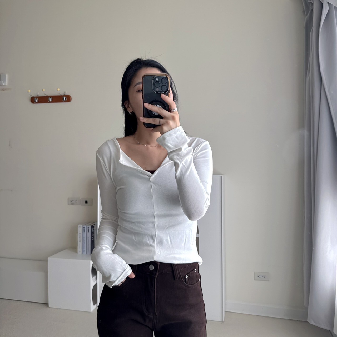 超彈力翻領中線上衣（現貨）