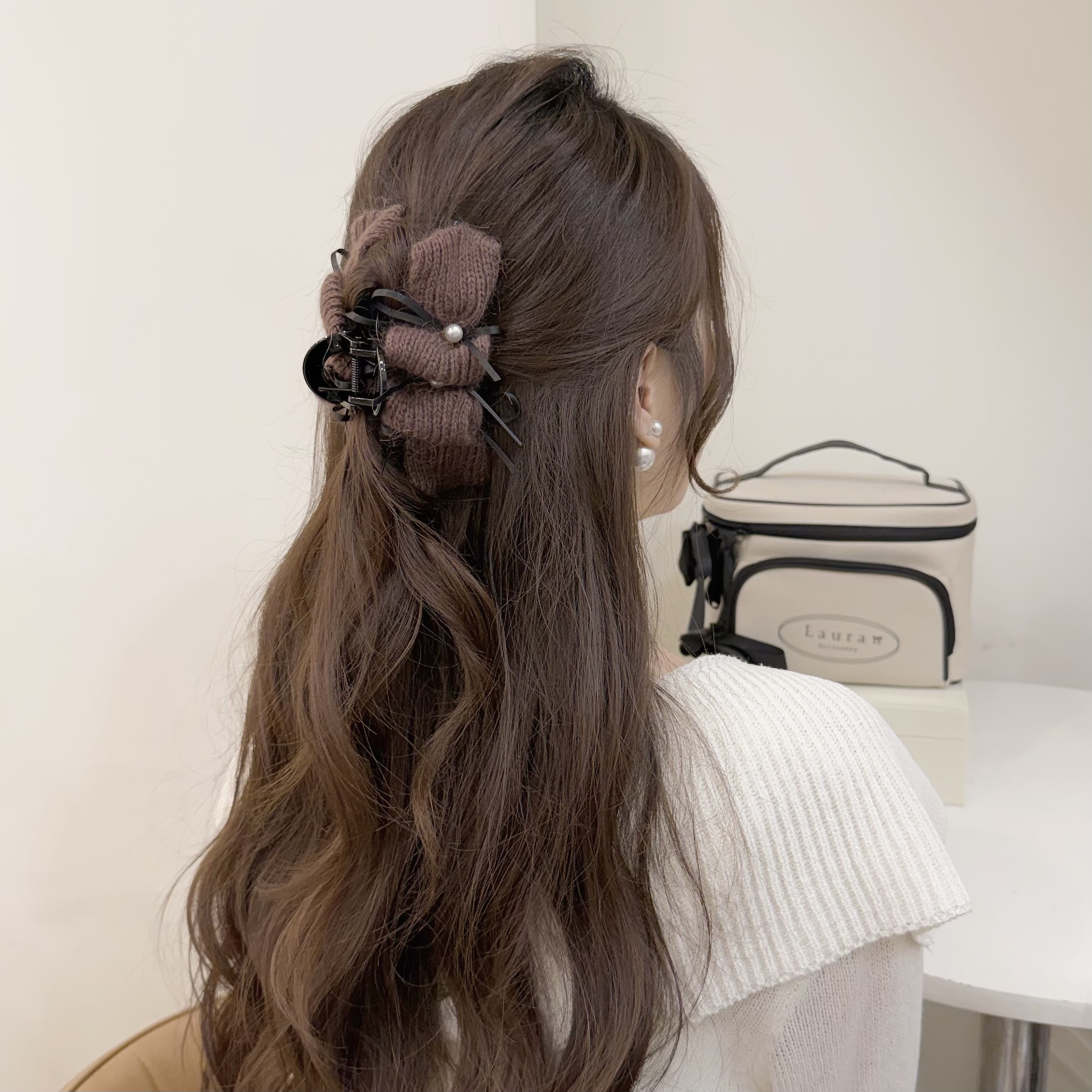 Z393毛呢針織雲朵珍珠蝴蝶結鯊魚夾