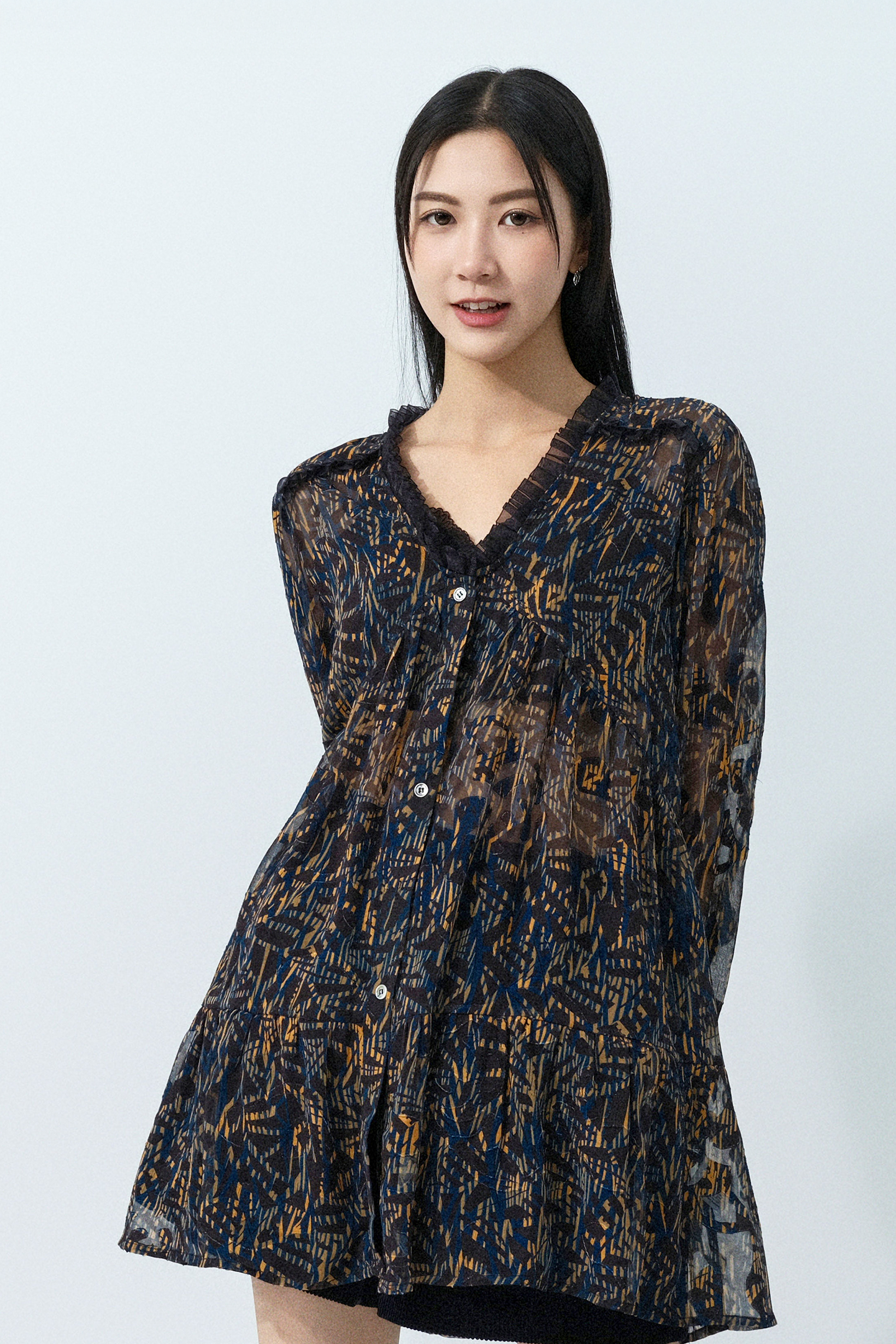 塗鴉紋拼布雪紡娃娃上衣 (預購產品）