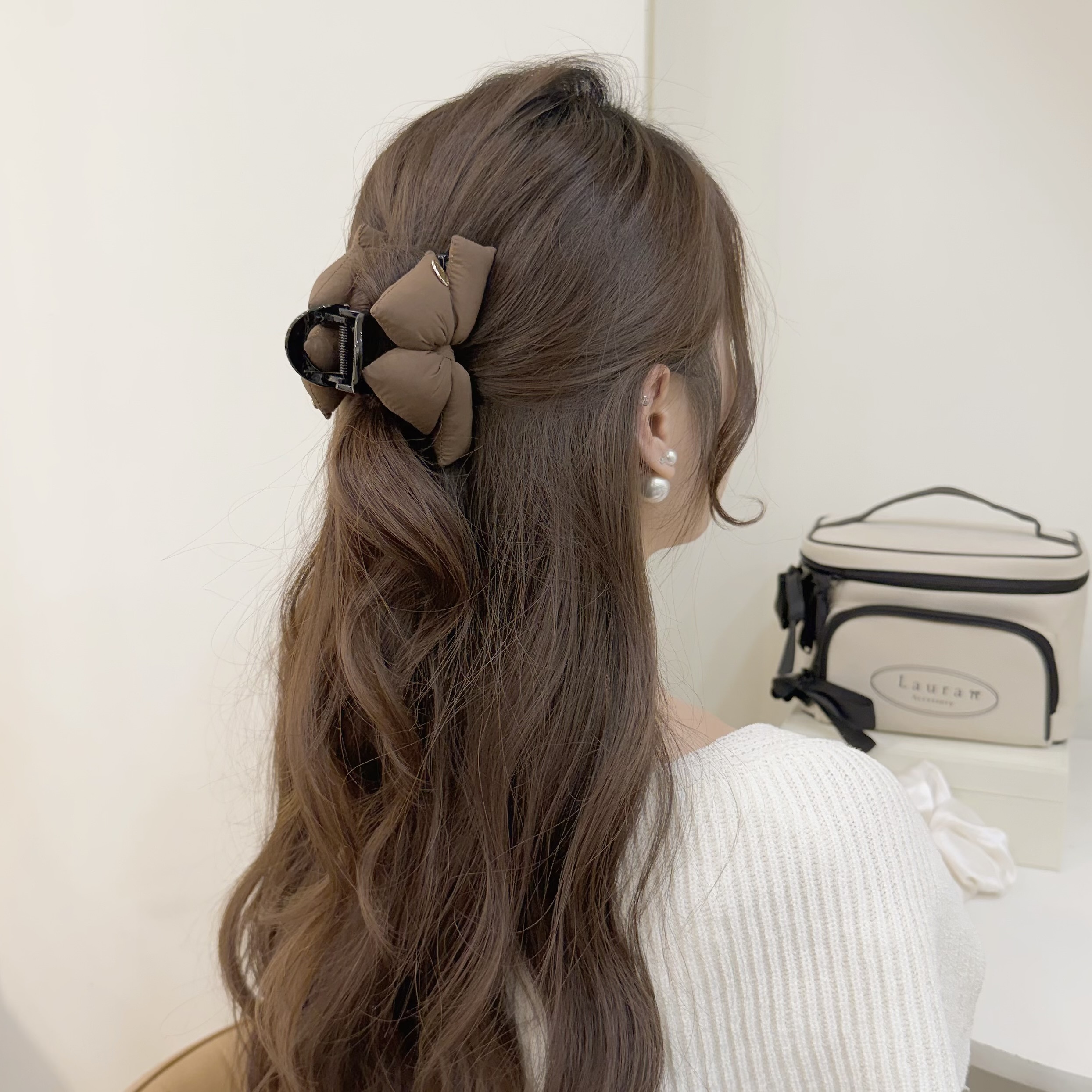 Z349羽絨蝴蝶結鯊魚夾