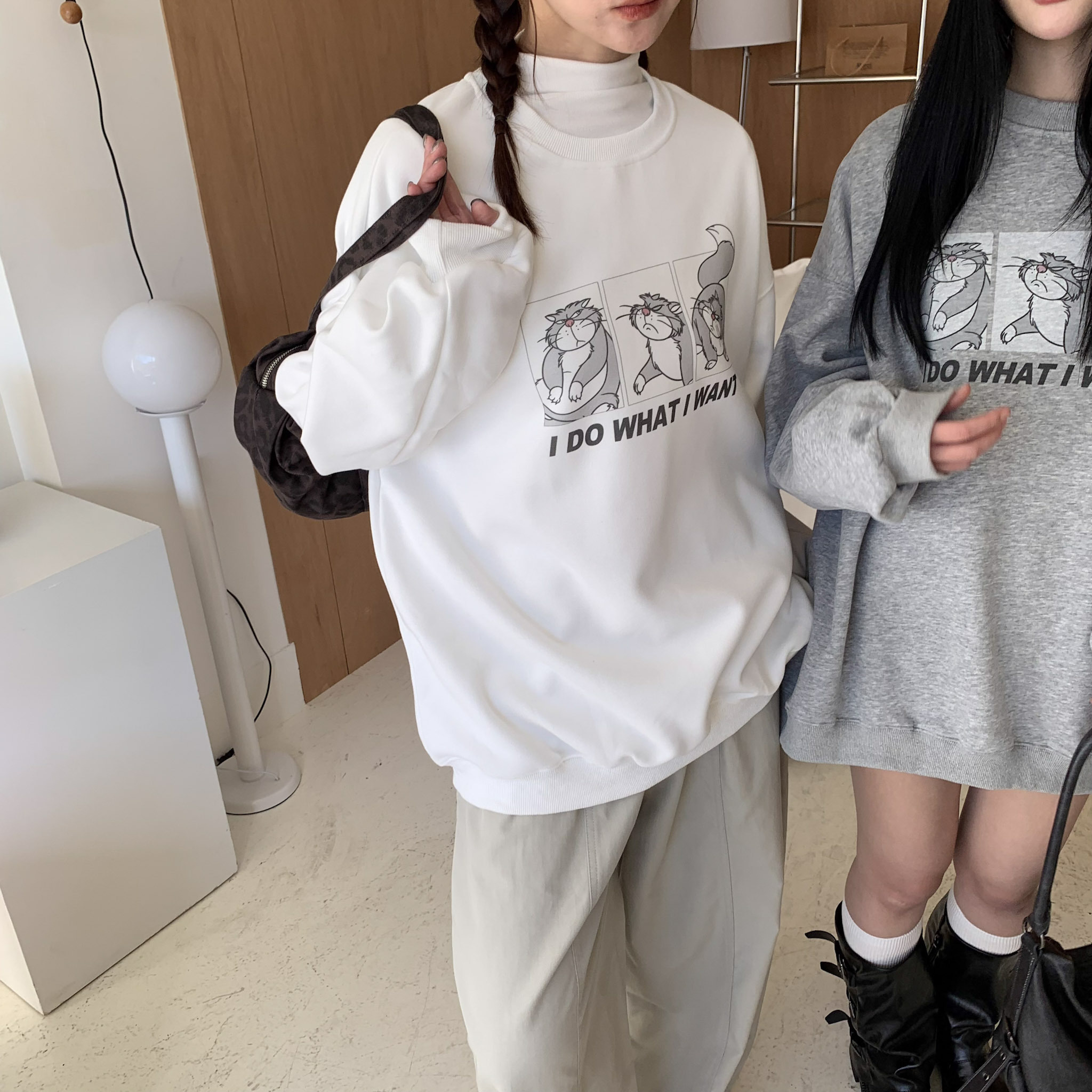 ISA_賊萌三連拍! 反派貓貓路西法大學TEE_51121