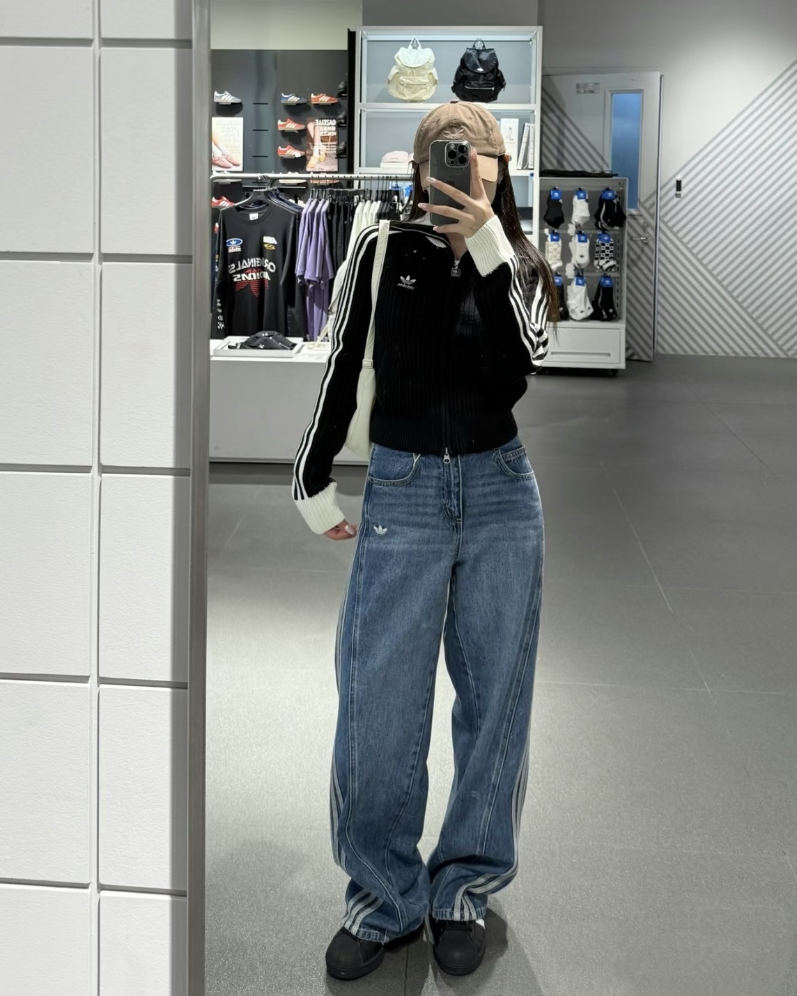 【預購】ADIDAS ORIGINALS TEAM FULLZIP SWEATER 黑白 KF0718