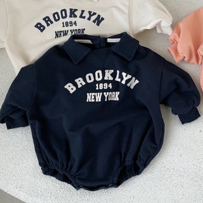 翻領字母包屁衣|含帽