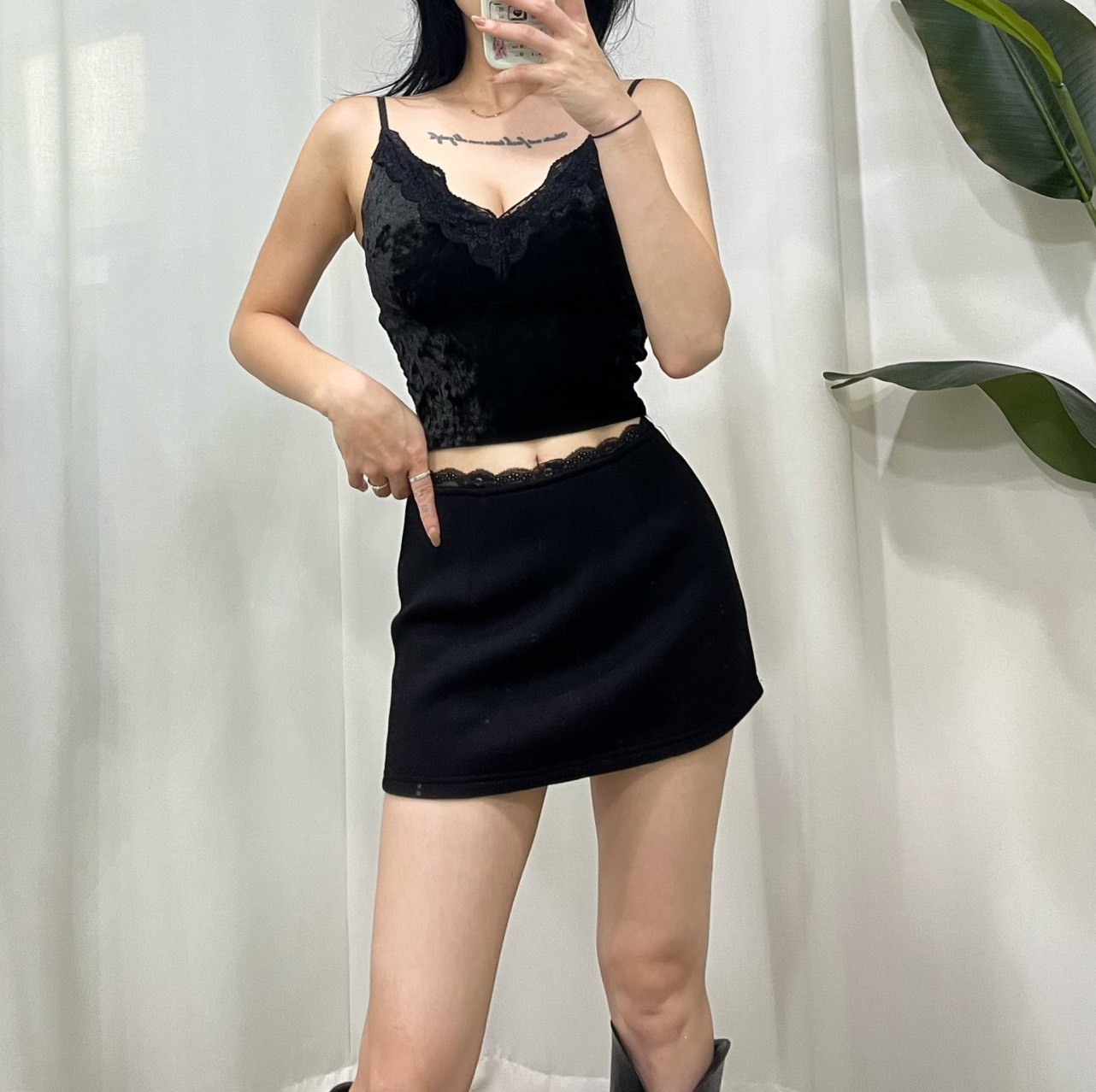 蕾絲裙頭內建安全褲短裙