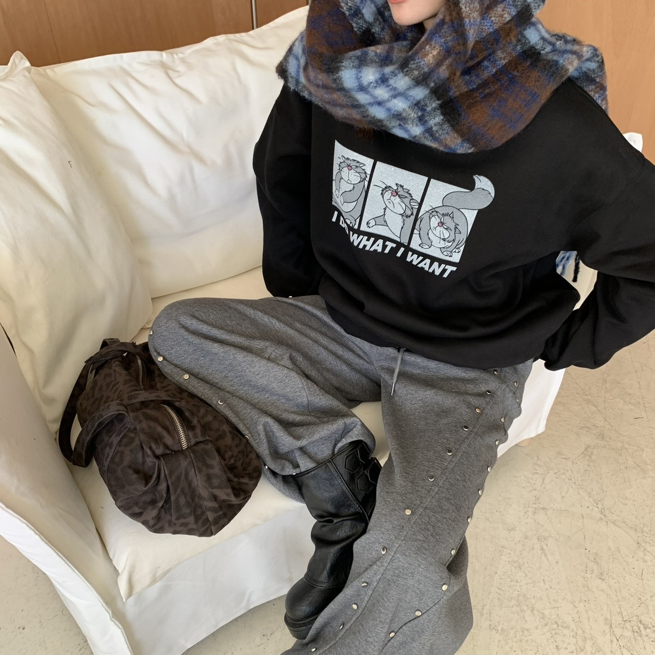 ISA_賊萌三連拍! 反派貓貓路西法大學TEE_51121