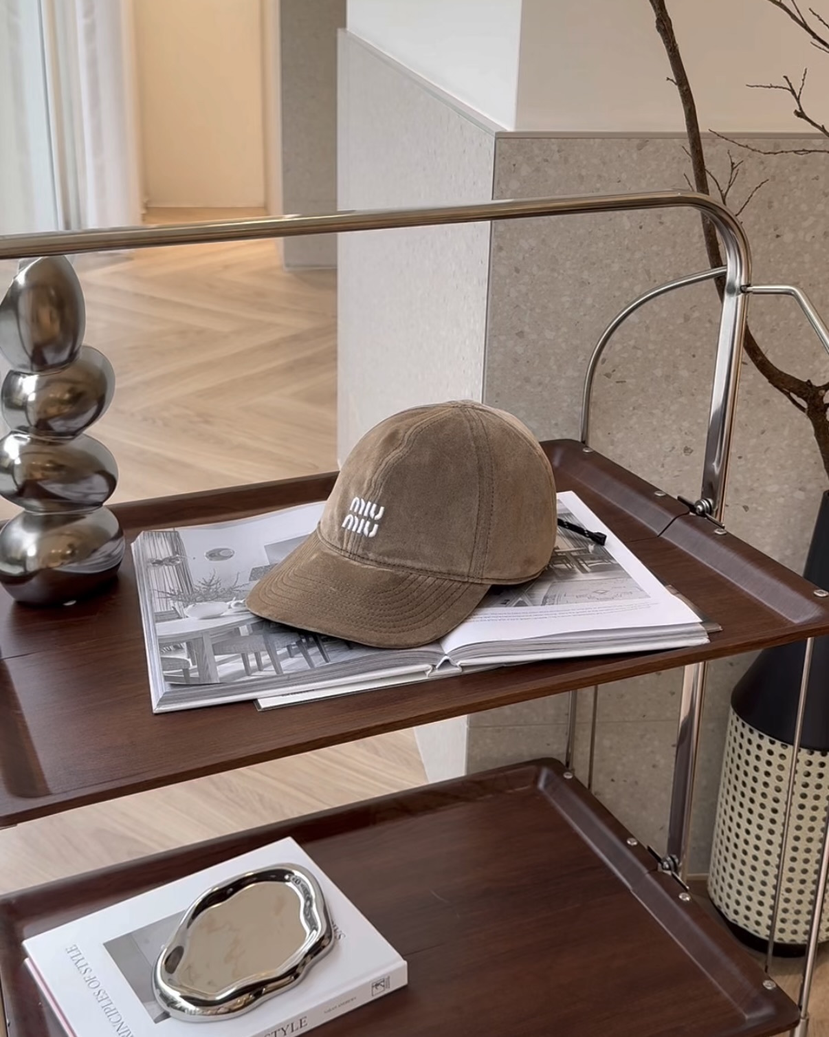 MIUMIU｜繩結棒球帽 淺棕色