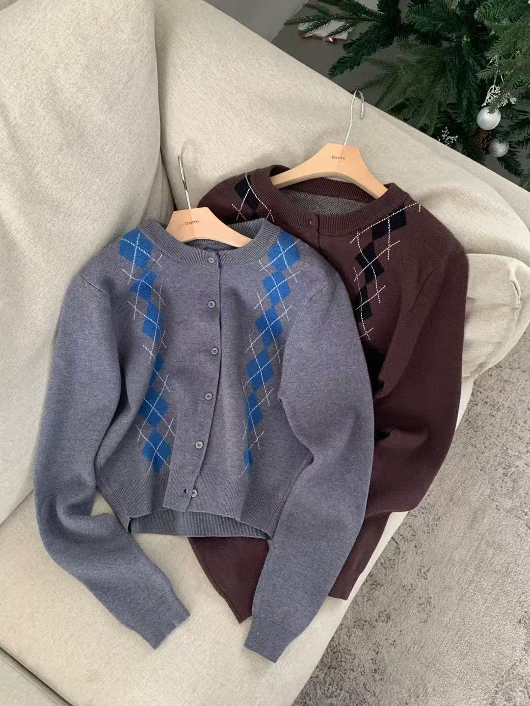 BM5327 雙排菱格紋圓領針織外套