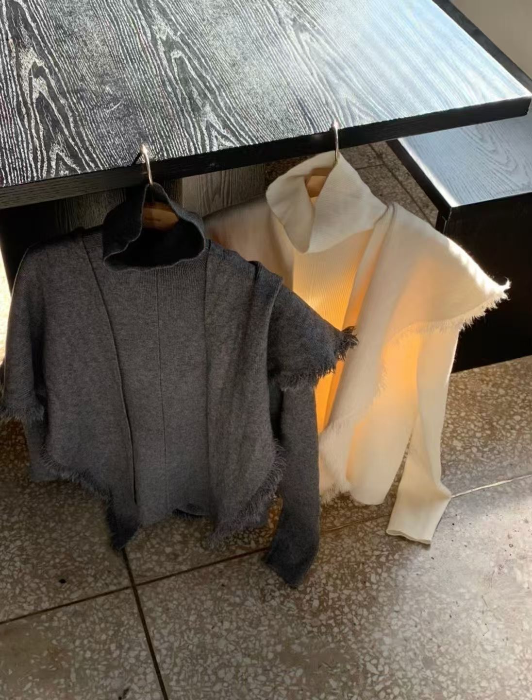 BM5335 流蘇披肩高領上衣