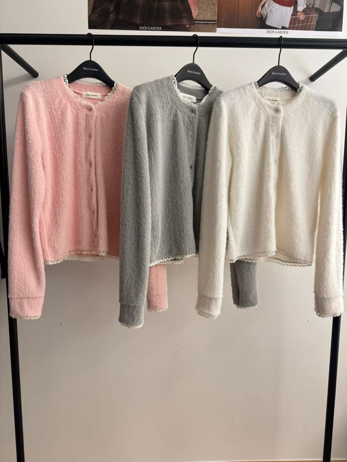 BG5316 紐扣蕾絲包邊長毛衣