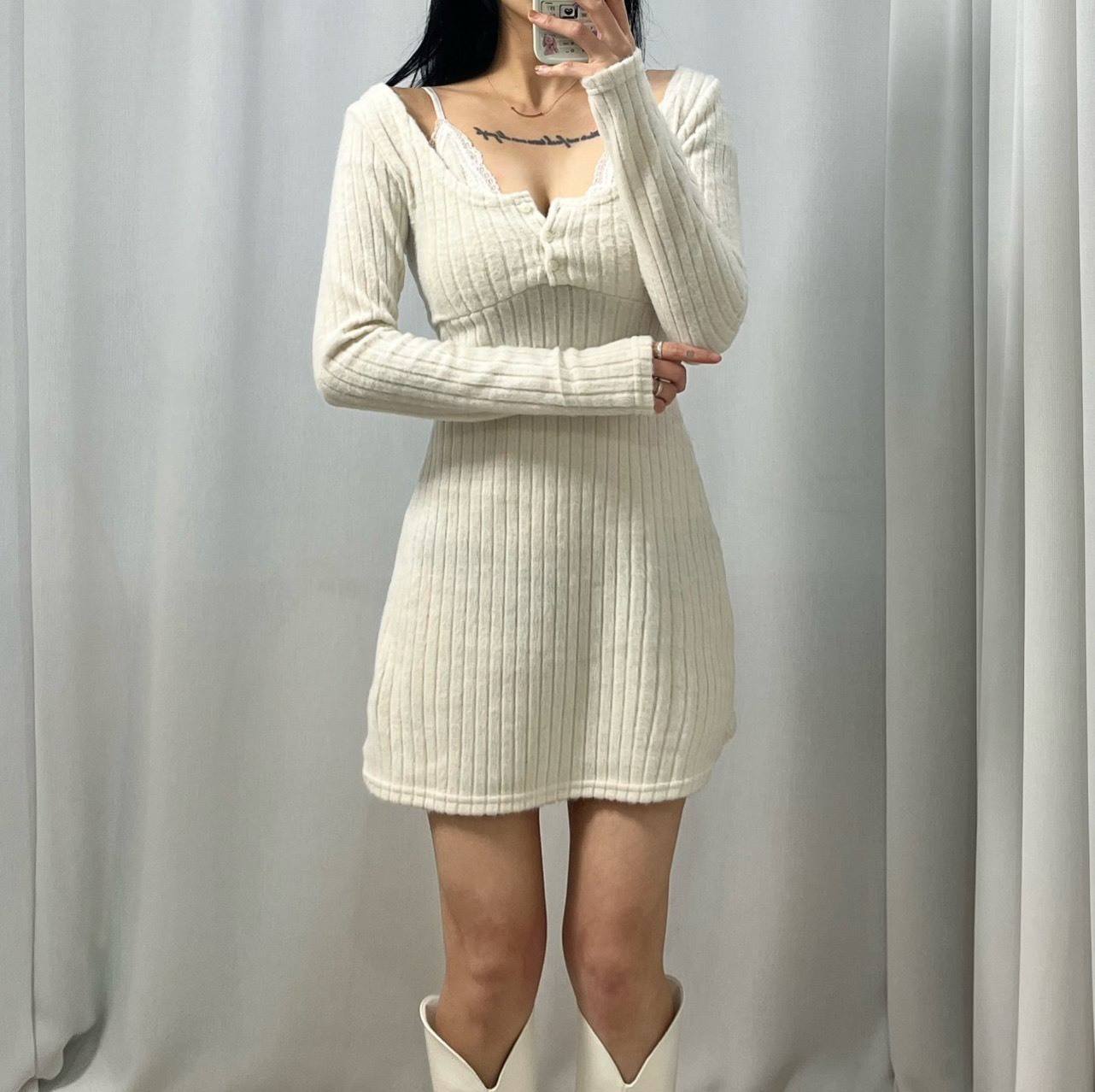 吊帶蕾絲拼接修身合身短洋裝