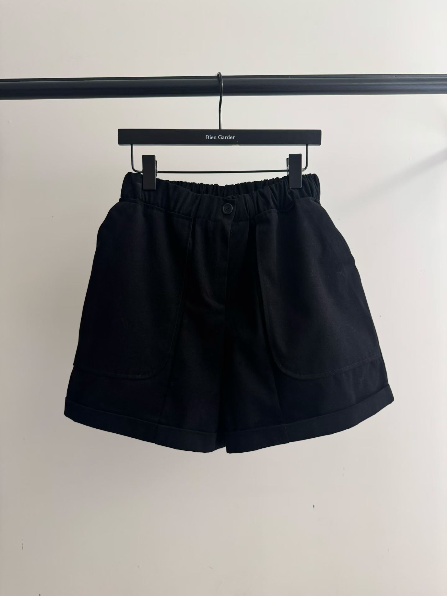 BG5320 全橡根藏青短褲