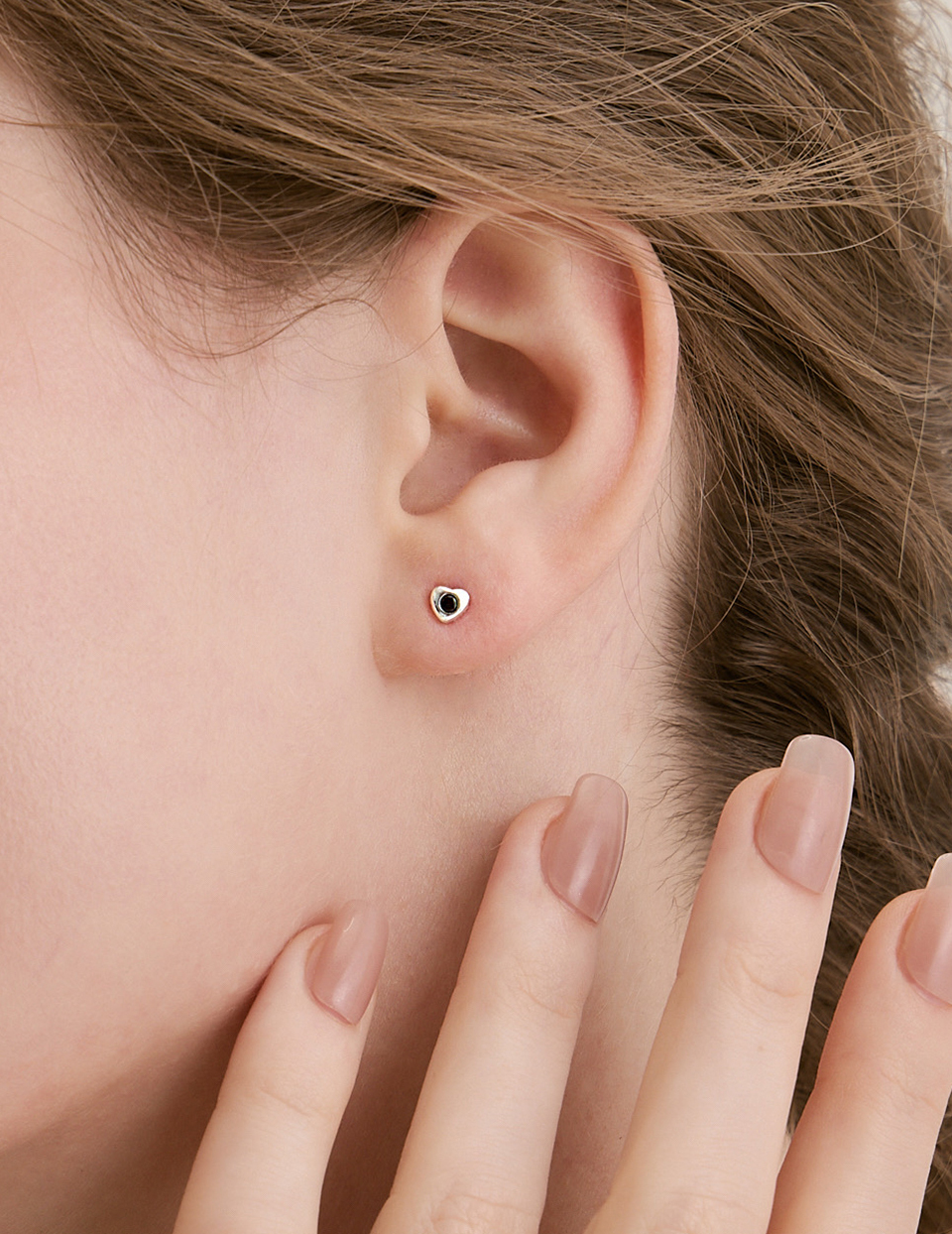 【925純銀】點鑽小愛心。針式耳環(黑)