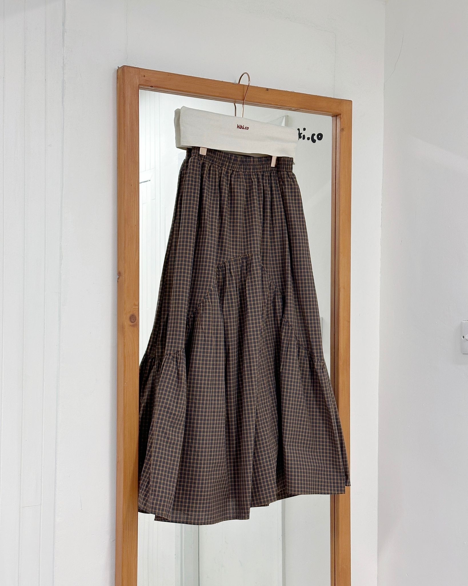 全橡筋彎線格紋半裙