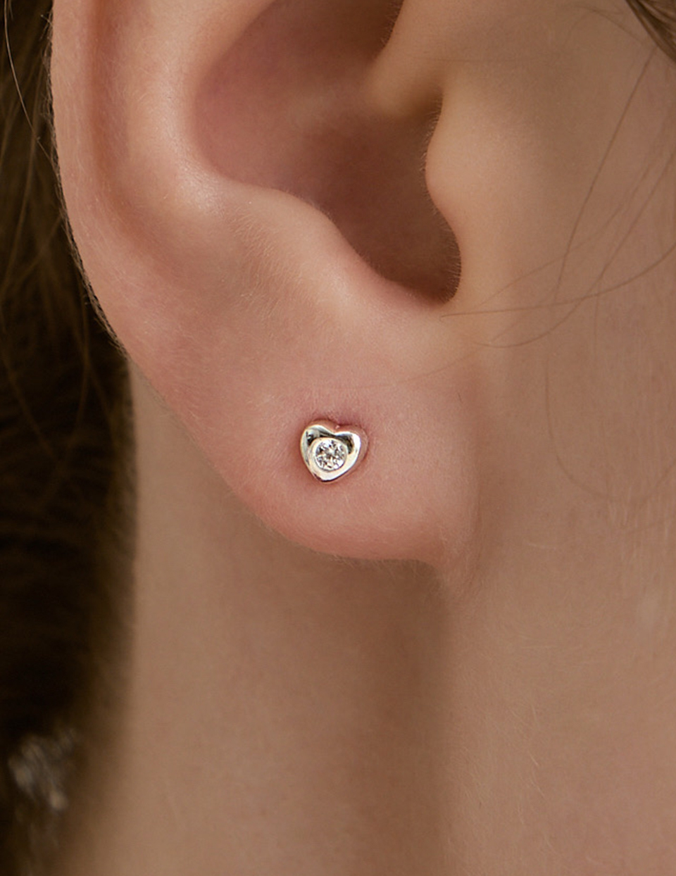 【925純銀】點鑽小愛心。針式耳環(白)