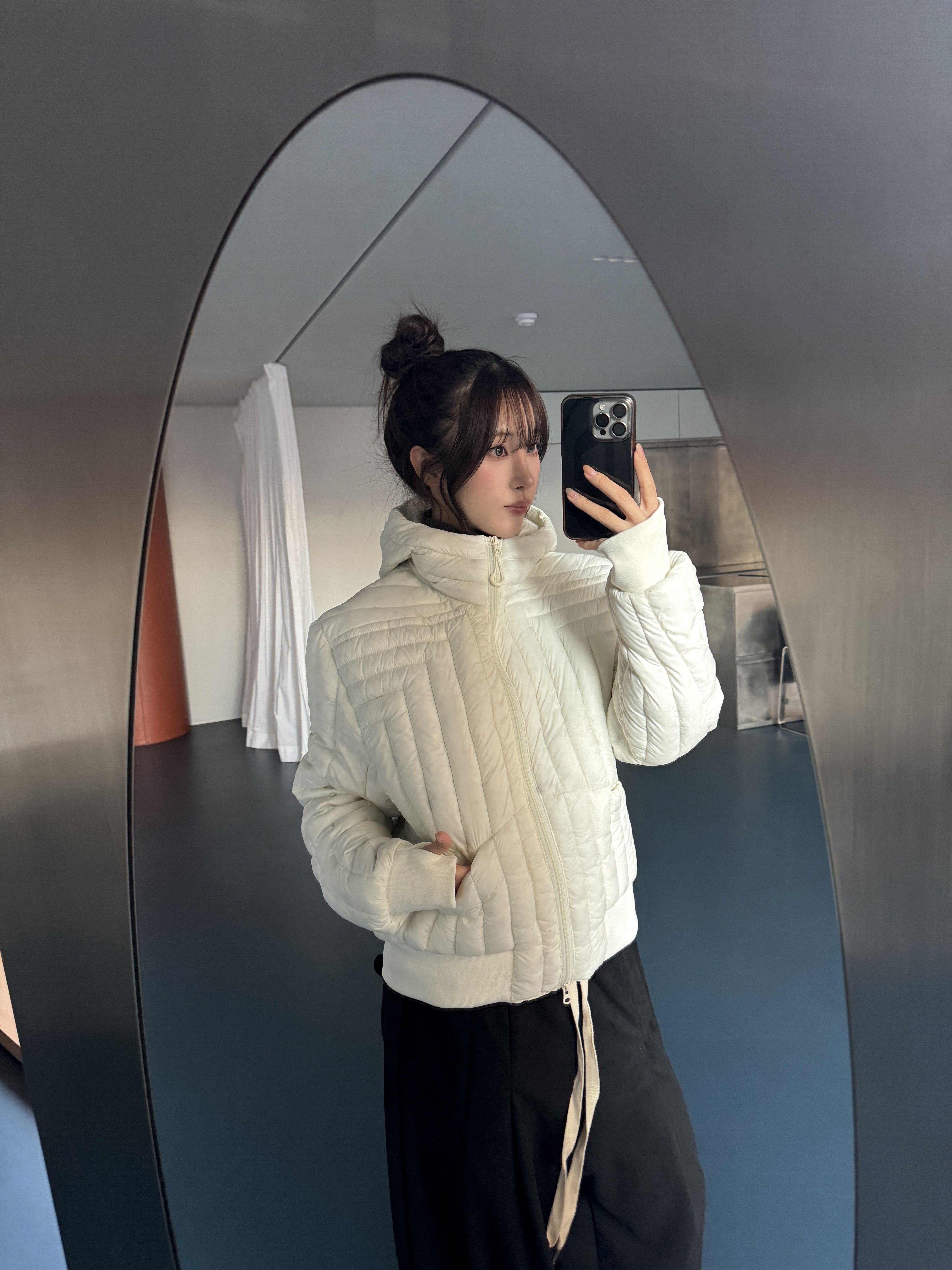 結構主義 短版俐落斜紋造型 鴨絨外套（現貨）