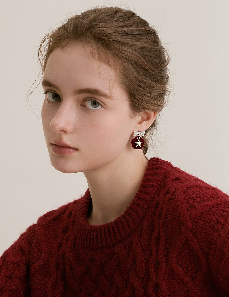 星星毛絨小花。針式耳環