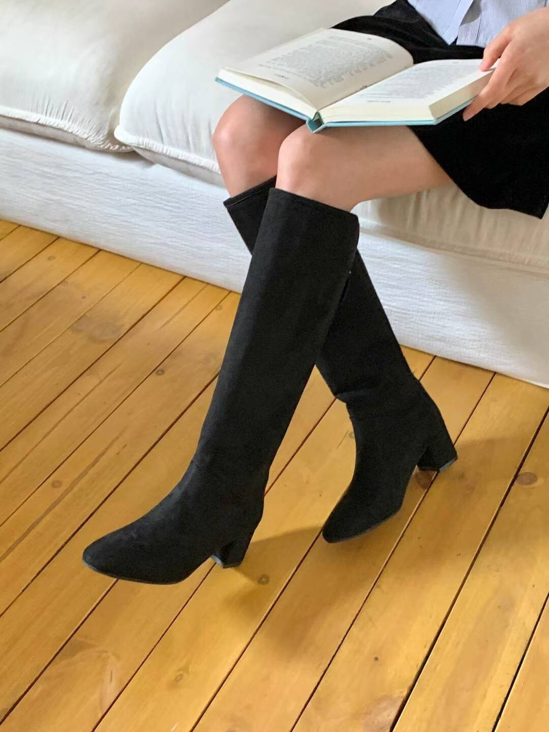 經典色系麂皮圓弧切割感粗跟長靴 / 2色