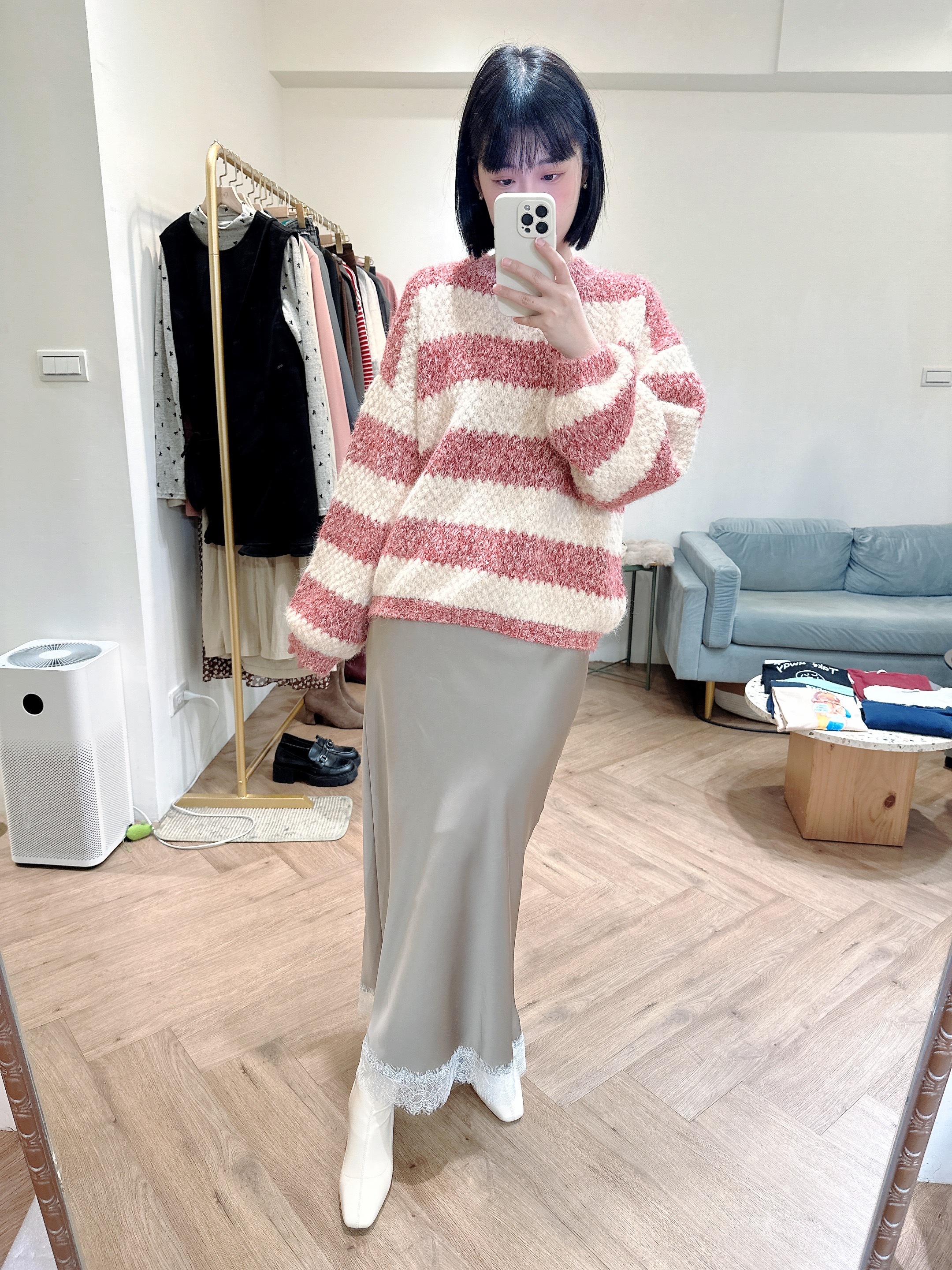 蕾絲下擺緞面長裙