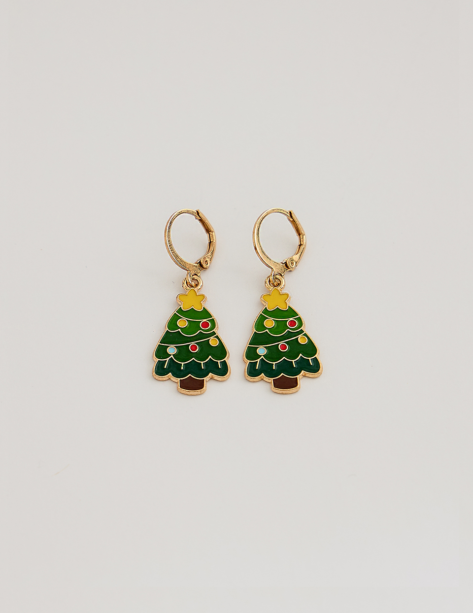 彩球聖誕樹。針式耳環