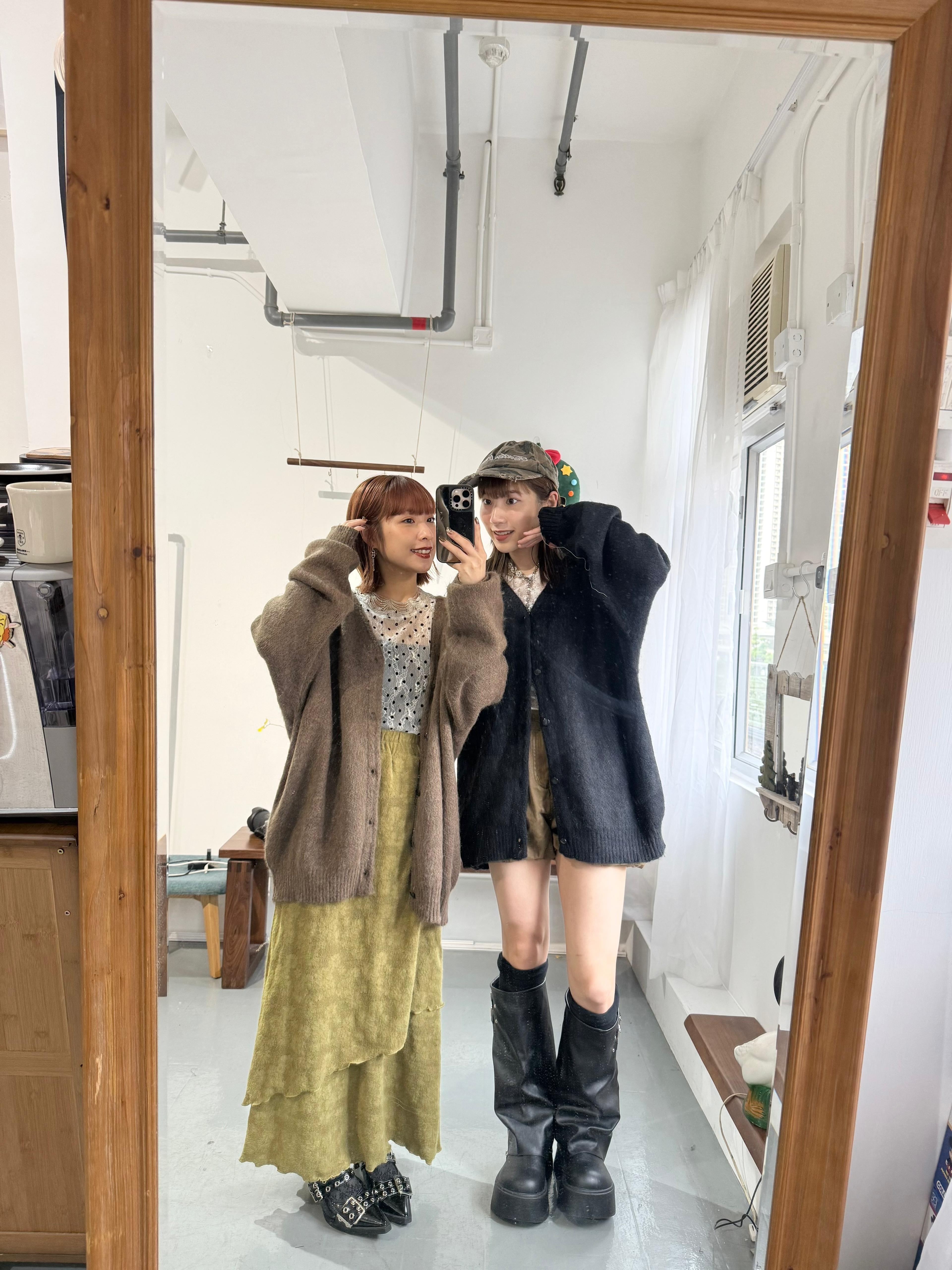 Unisex V領鈕扣毛衣