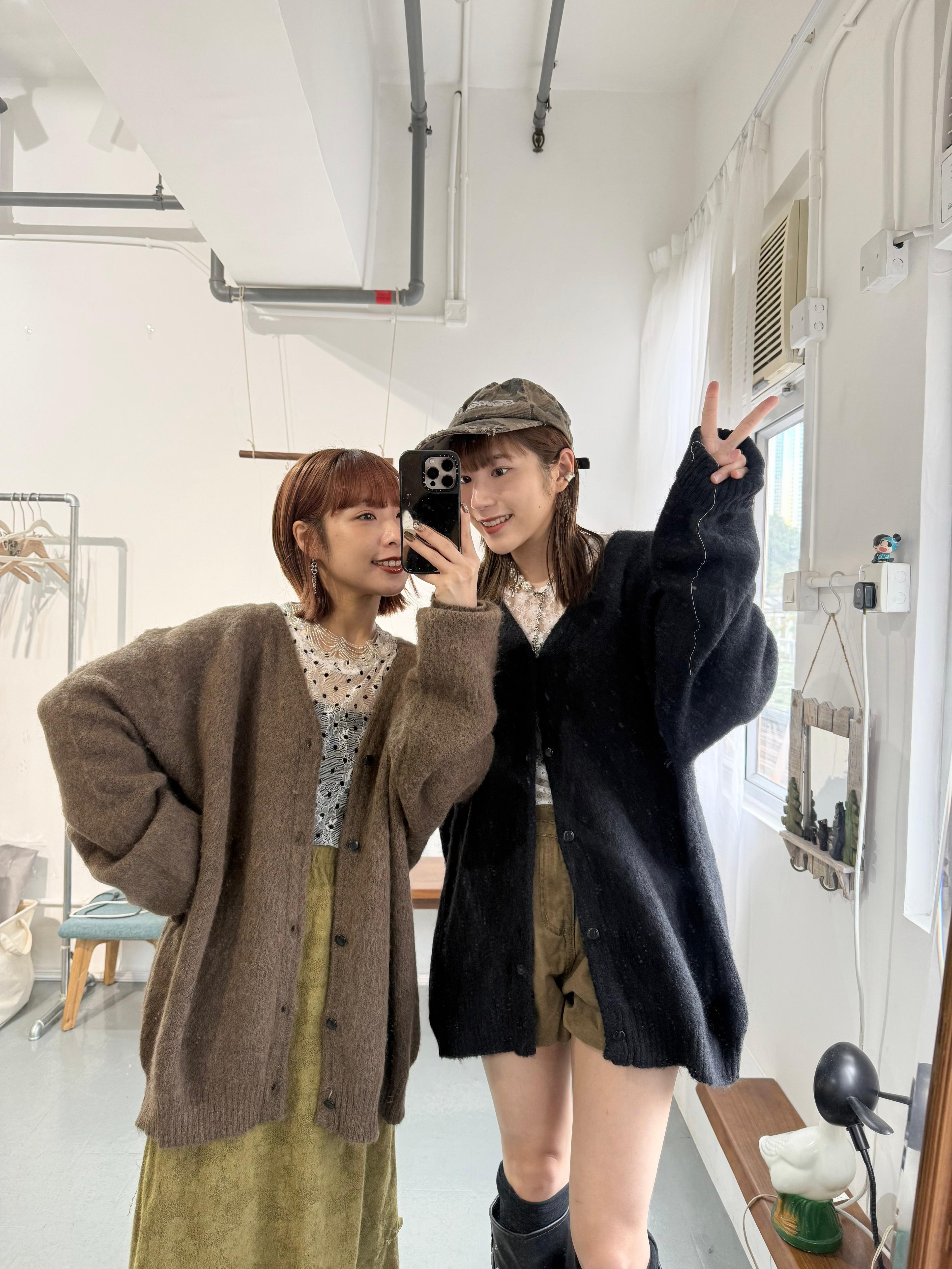 Unisex V領鈕扣毛衣