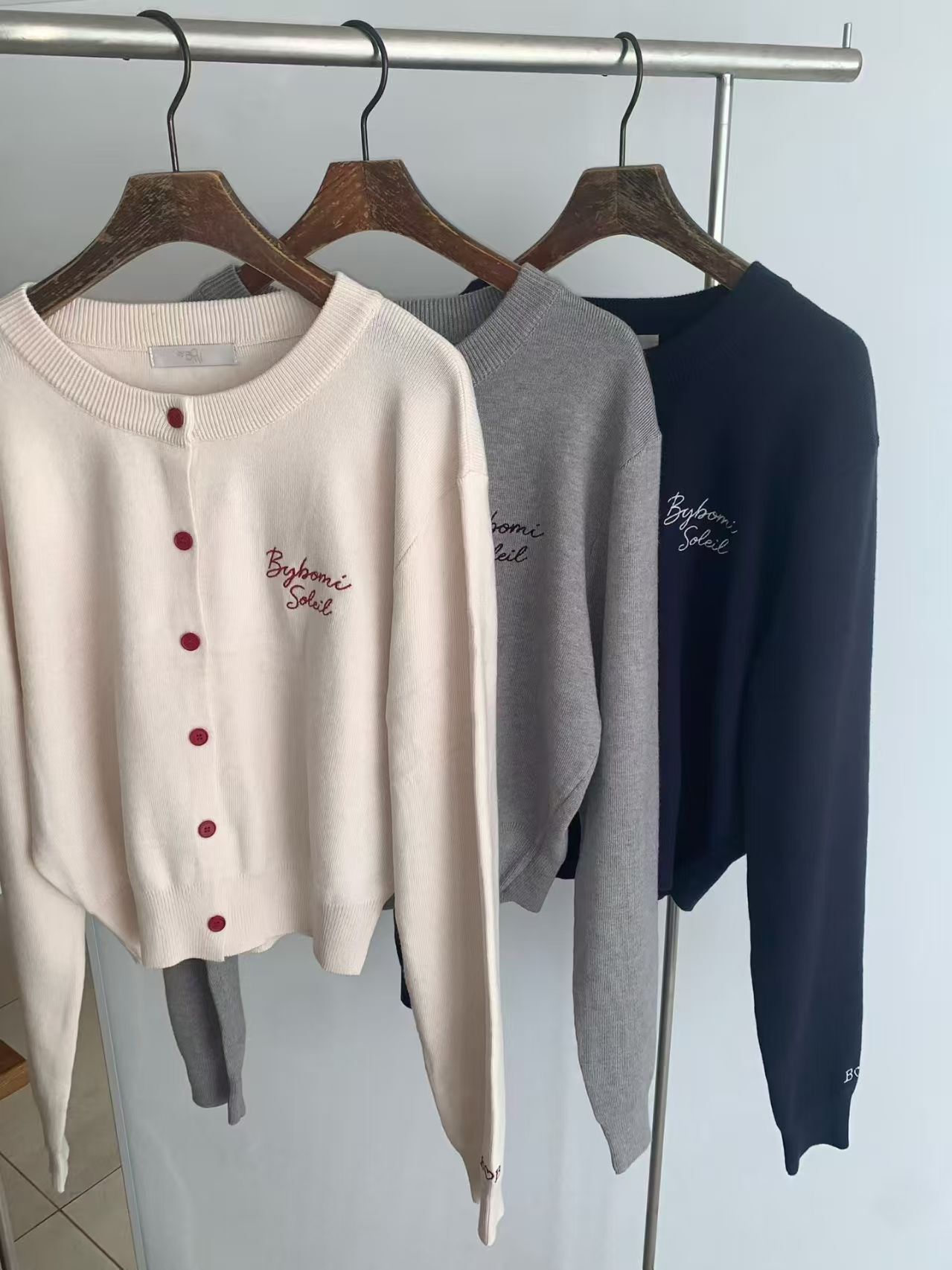 BM5356 刺繡字母針織外套