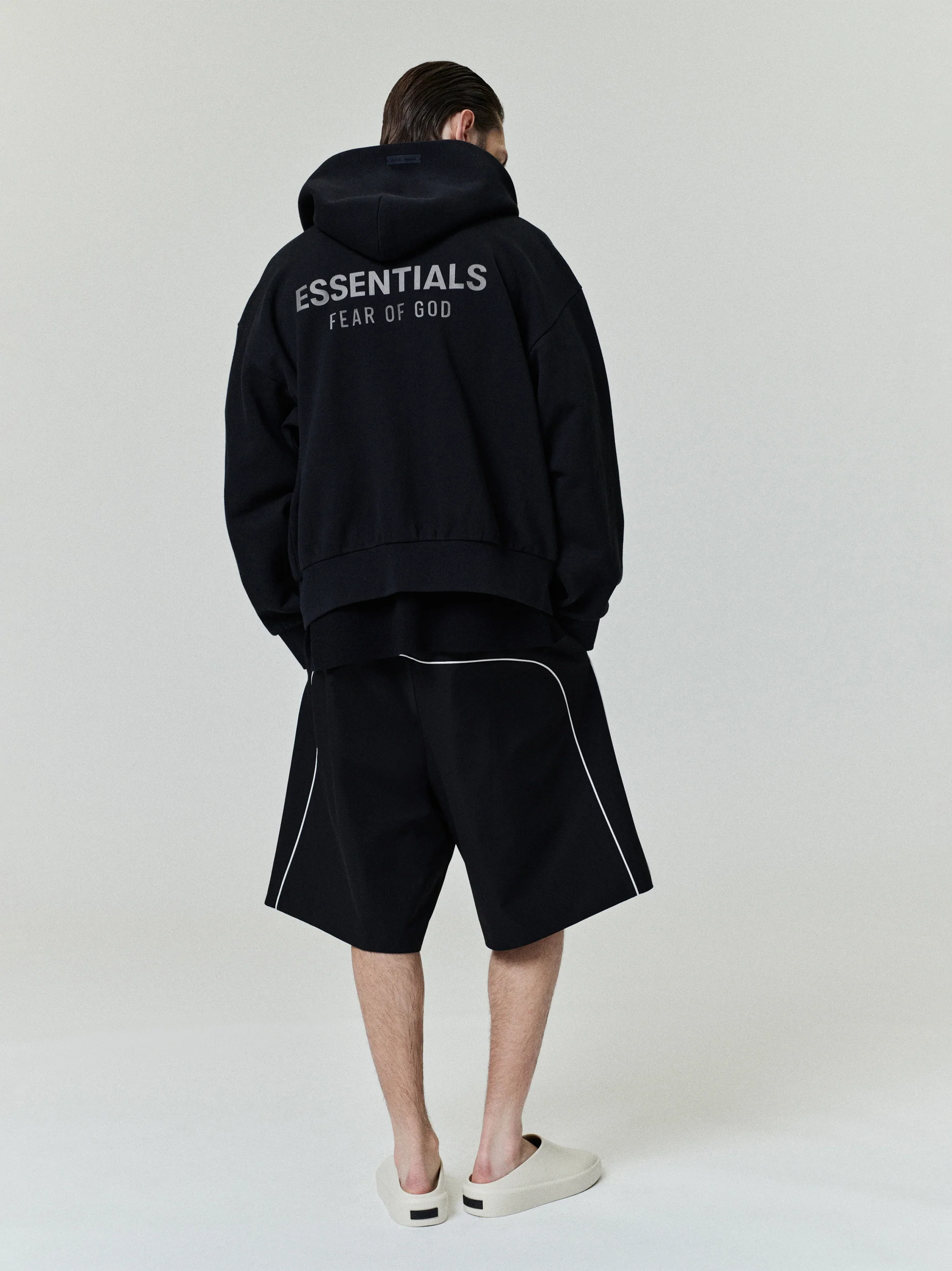 【やま】ESSENTIALS BkClassic Full Zip-Up Fear of God ESSENTIALS Vintage Black Classic Full Zip Hoodie | Pacsun