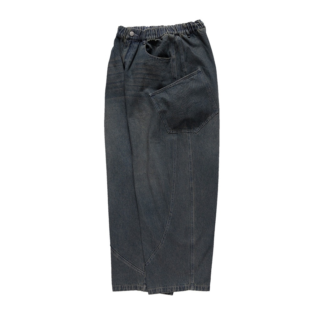 彎刀褲 牛仔長褲 寬版 斜口袋 立體 剪裁 男生牛仔褲【 FUZY 】- P202550