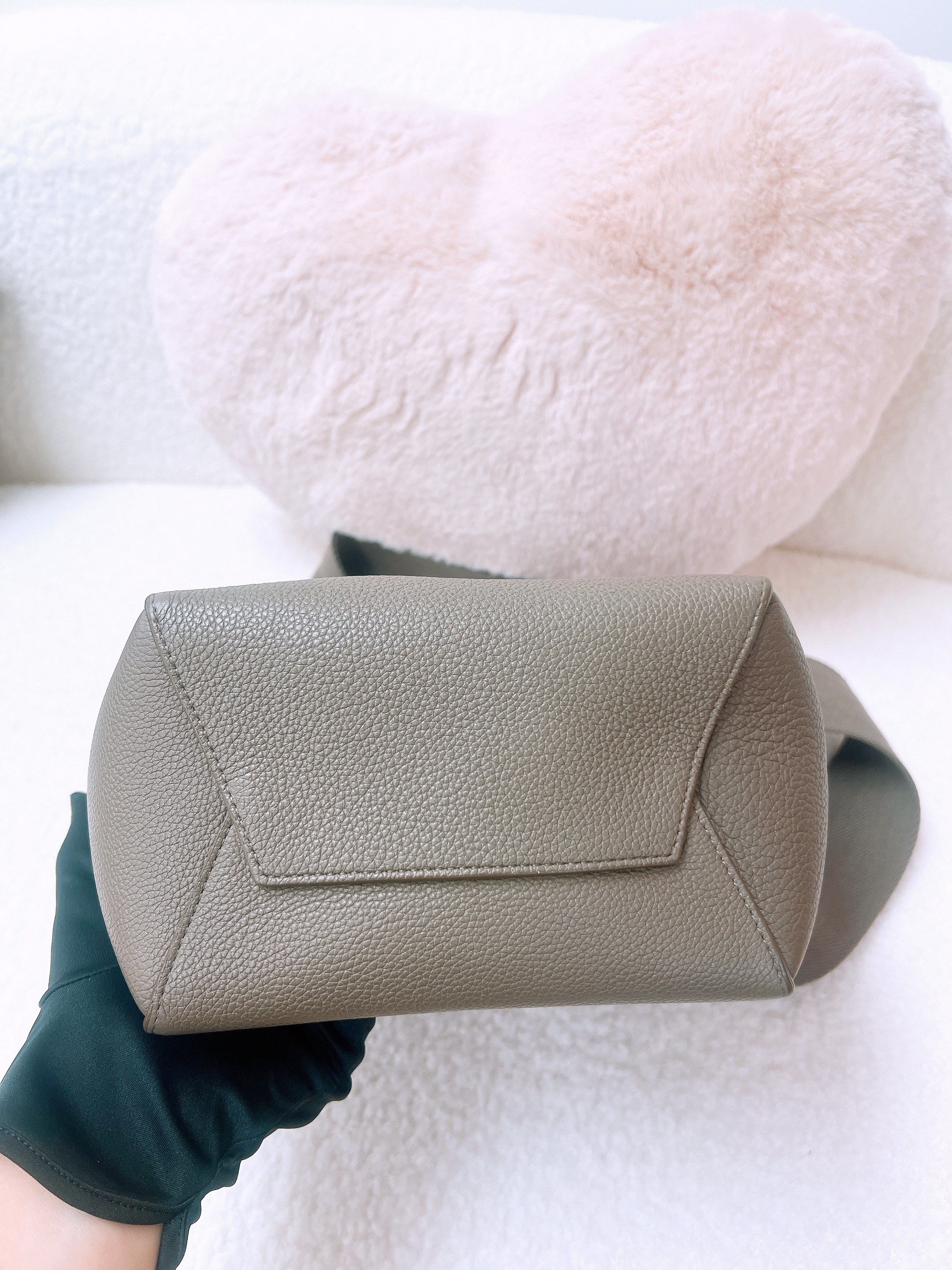 Celine sangle bucket small grey