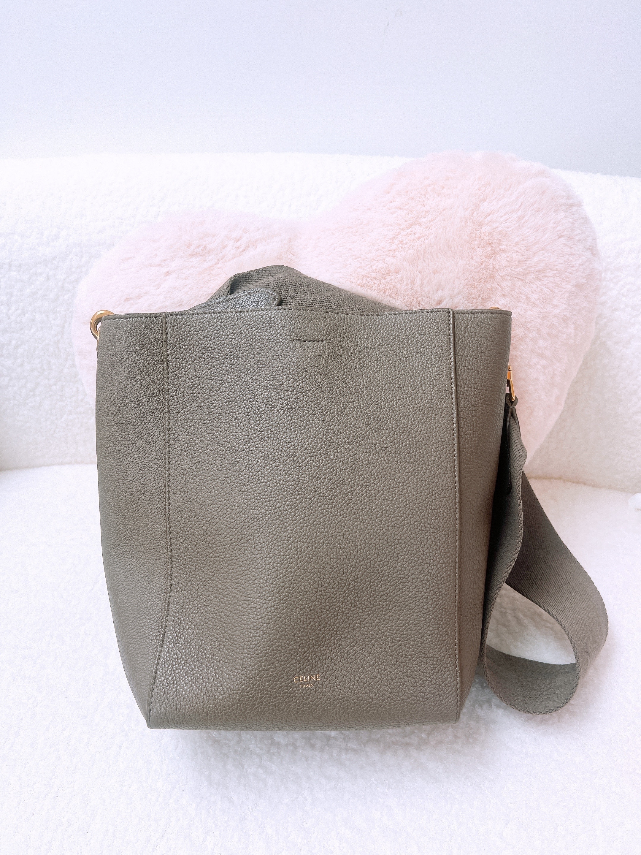 Celine sangle bucket small grey