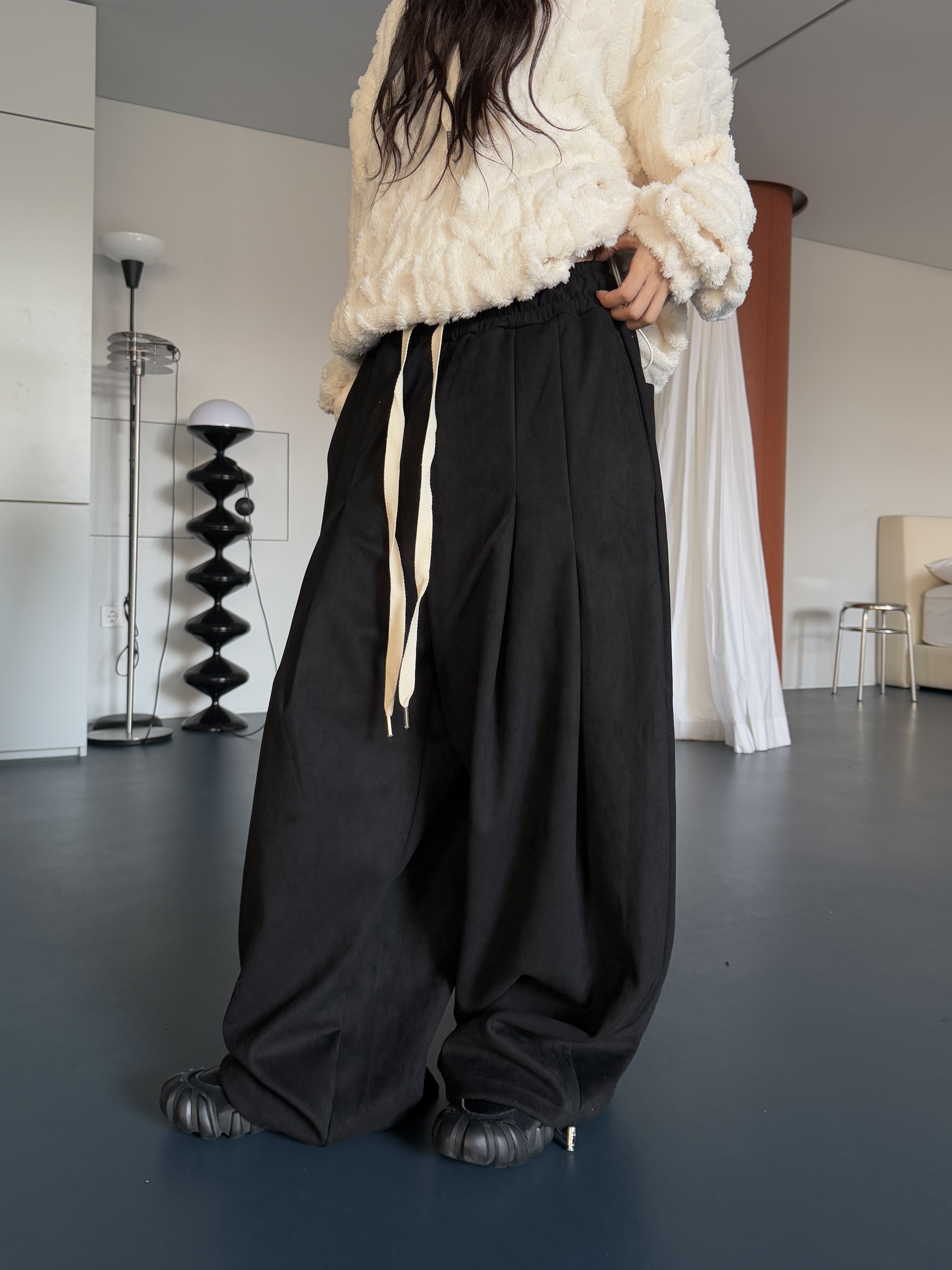 麂皮絨 極簡主義 立體寬鬆長褲