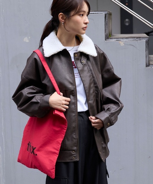 超便宜!! 日本🇯🇵連線 MONO-MART 羽毛領復古又優雅皮衣外套 寬鬆 霧面質感 夾克 皮衣 皮外套 外套 皮夾克 毛絨領 2色(任買兩件711免運)/現貨