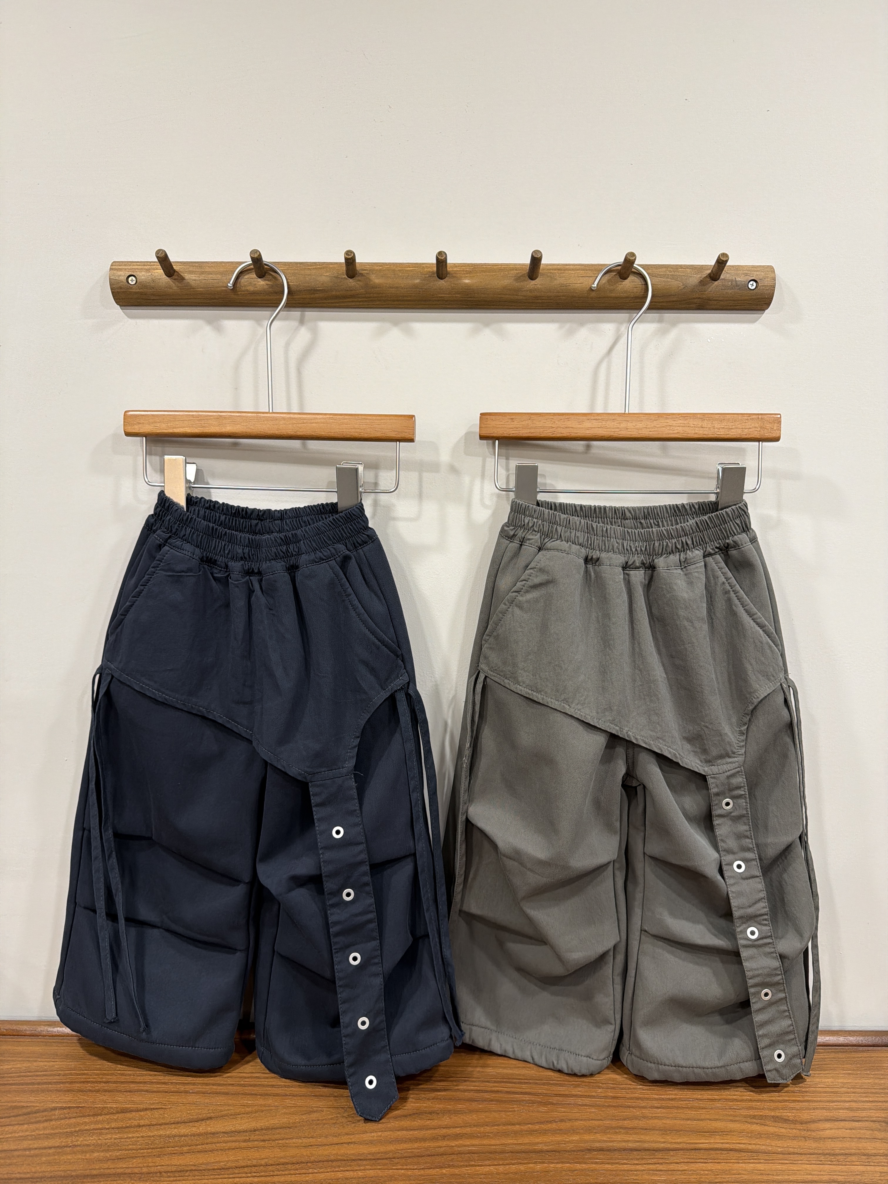 A03556層次設計磨毛休閒褲