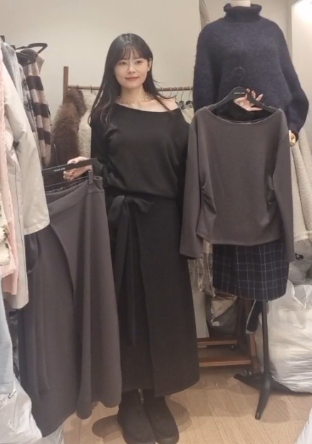 BG5351 彈性船領上衣 (優惠碼不適用)