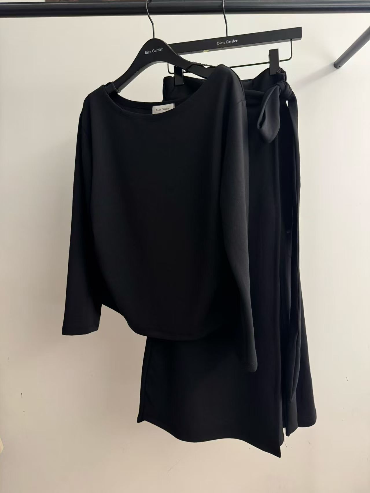 BG5351 彈性船領上衣 (優惠碼不適用)