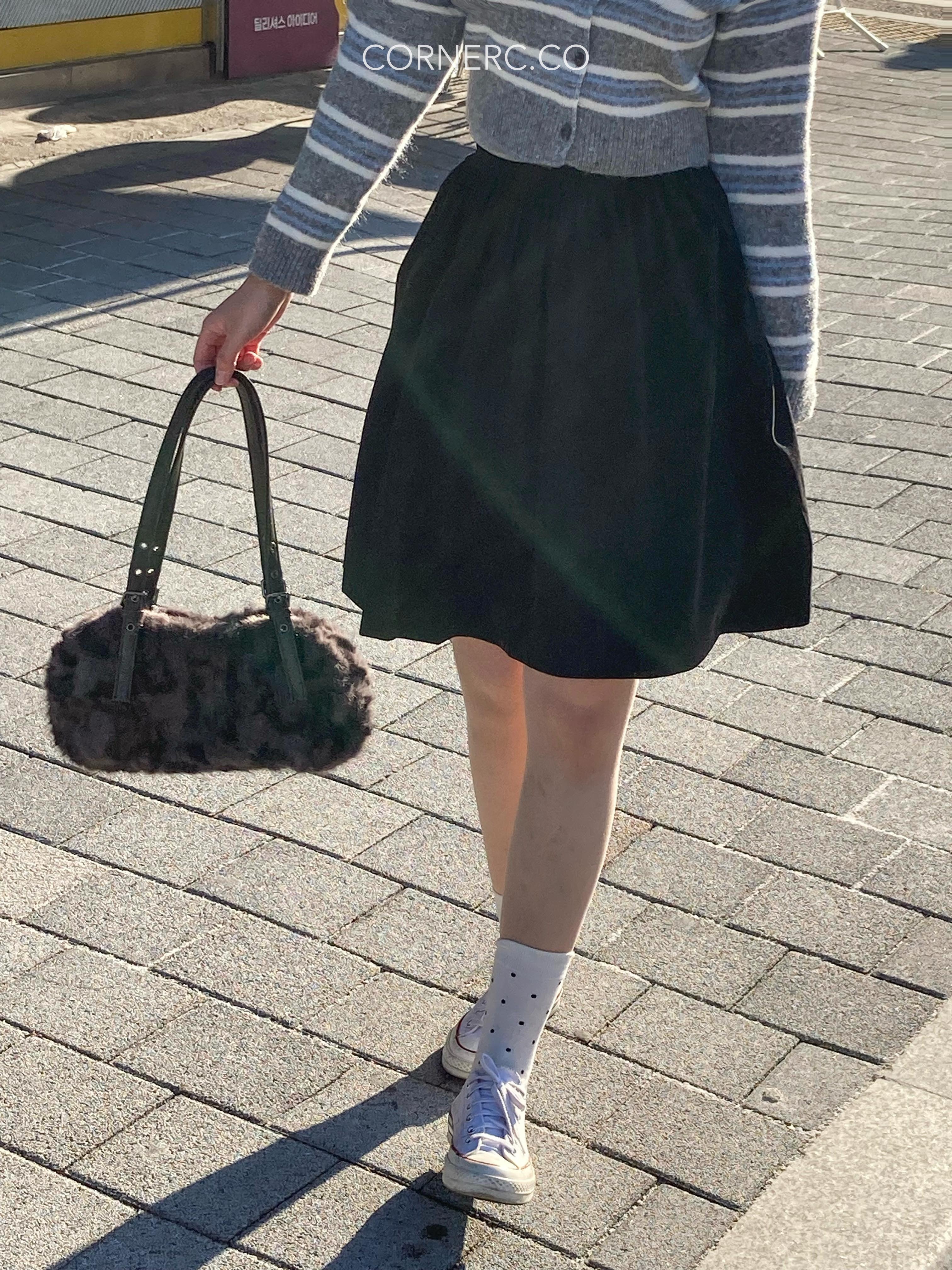 Fine And Smooth Corduroy Skirt〈🇰🇷DAY 2〉