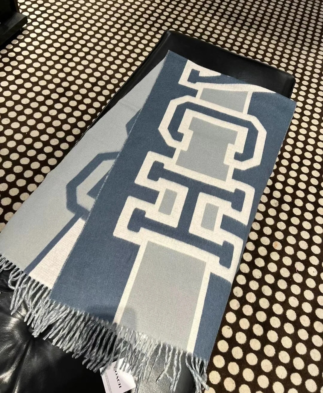 COACH 羊毛圍巾 可作披肩