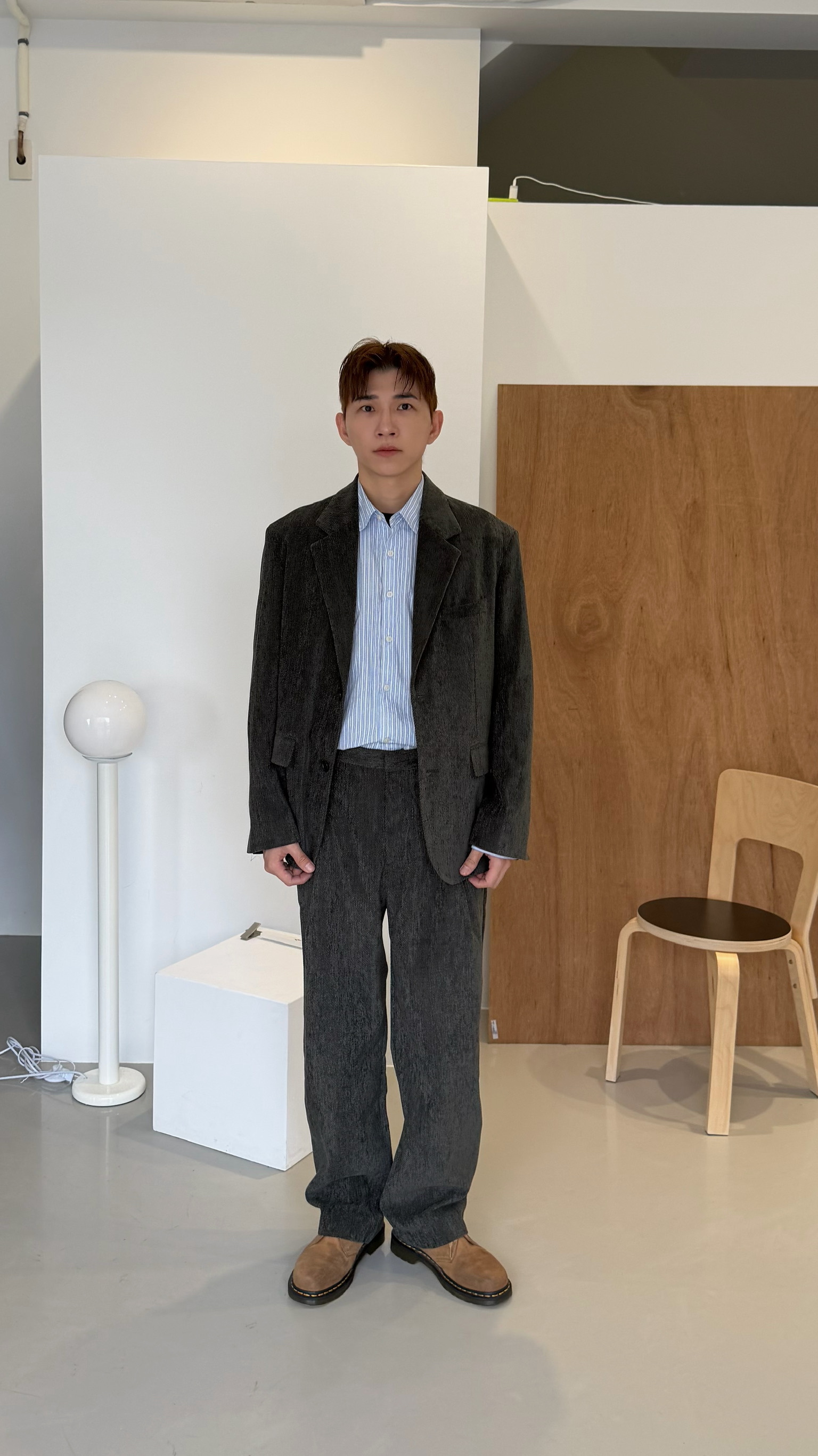 光澤絨面直筒西裝褲