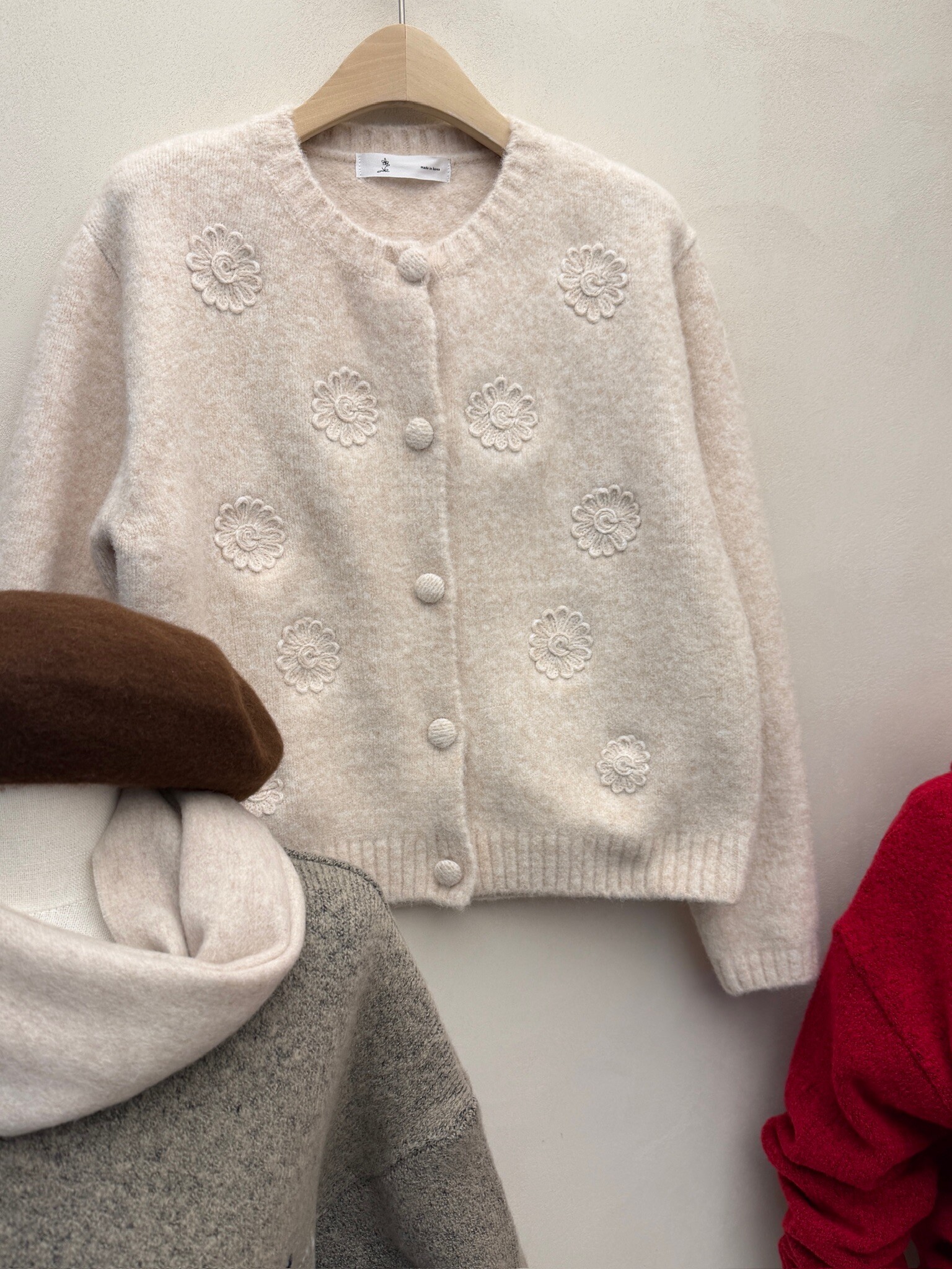 Embroidered daisy cardigan