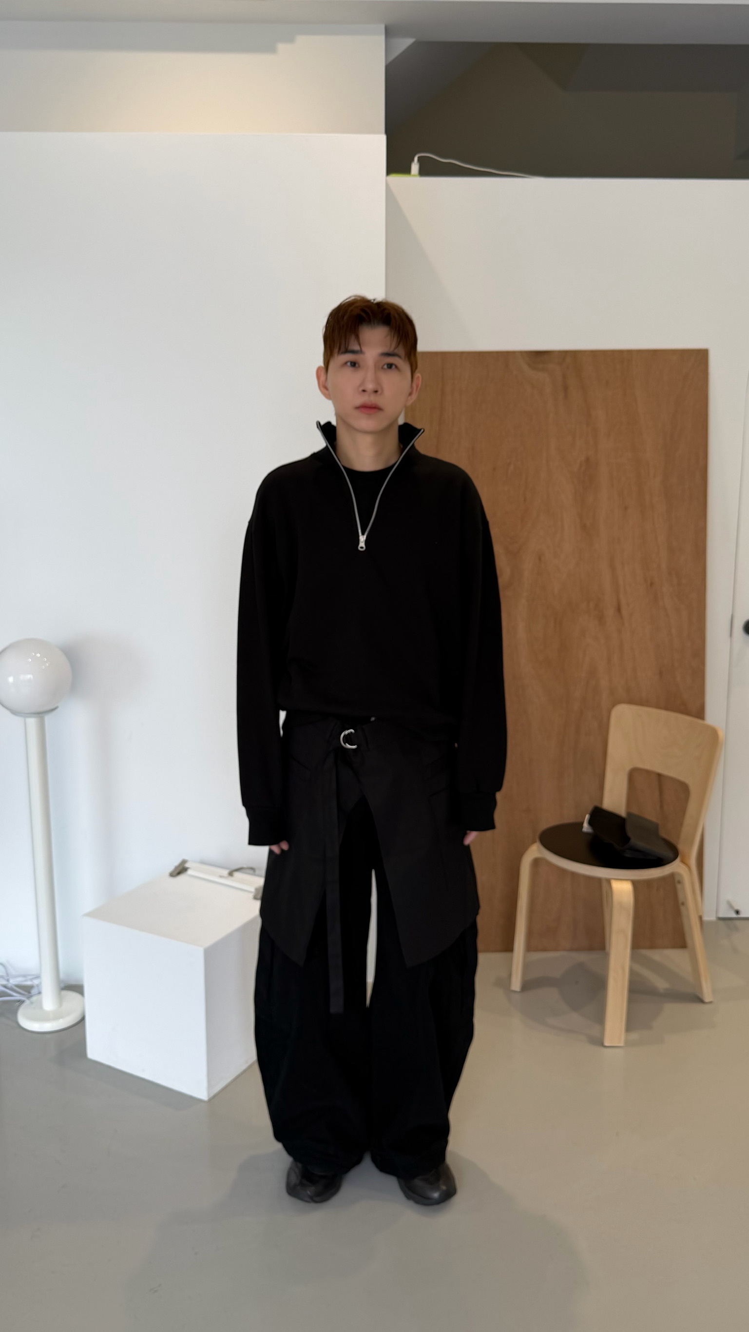 高領拉鍊大學Tee