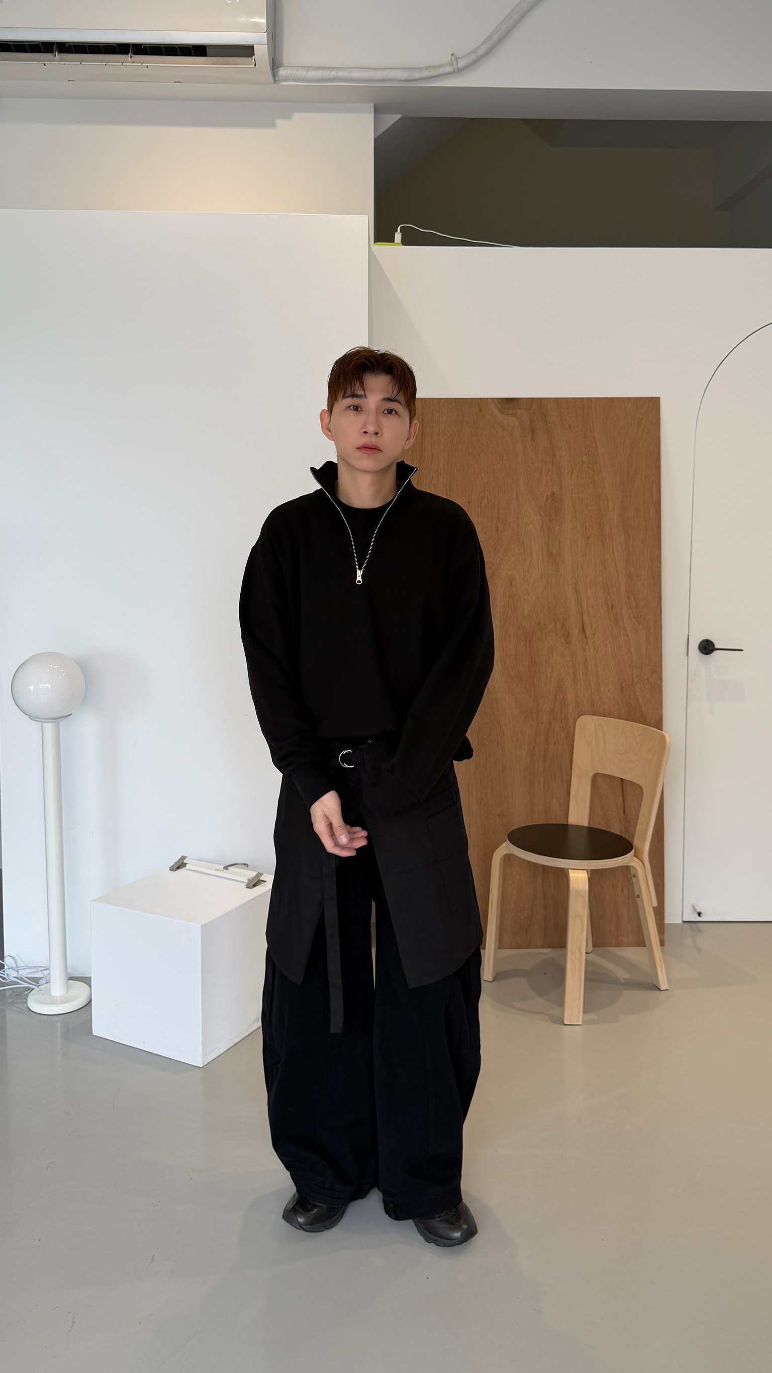 高領拉鍊大學Tee