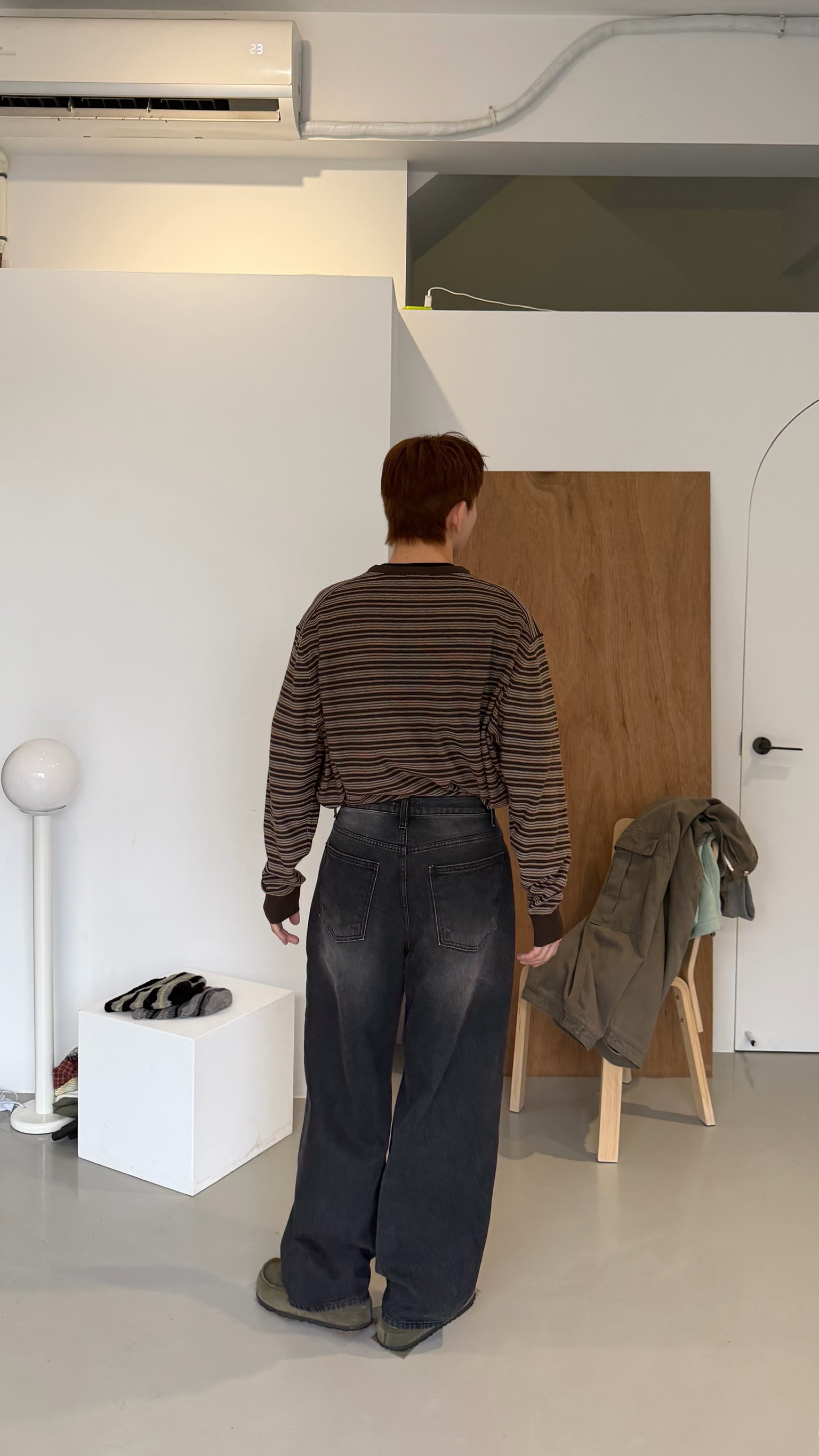 利落刷紋繭型牛仔褲