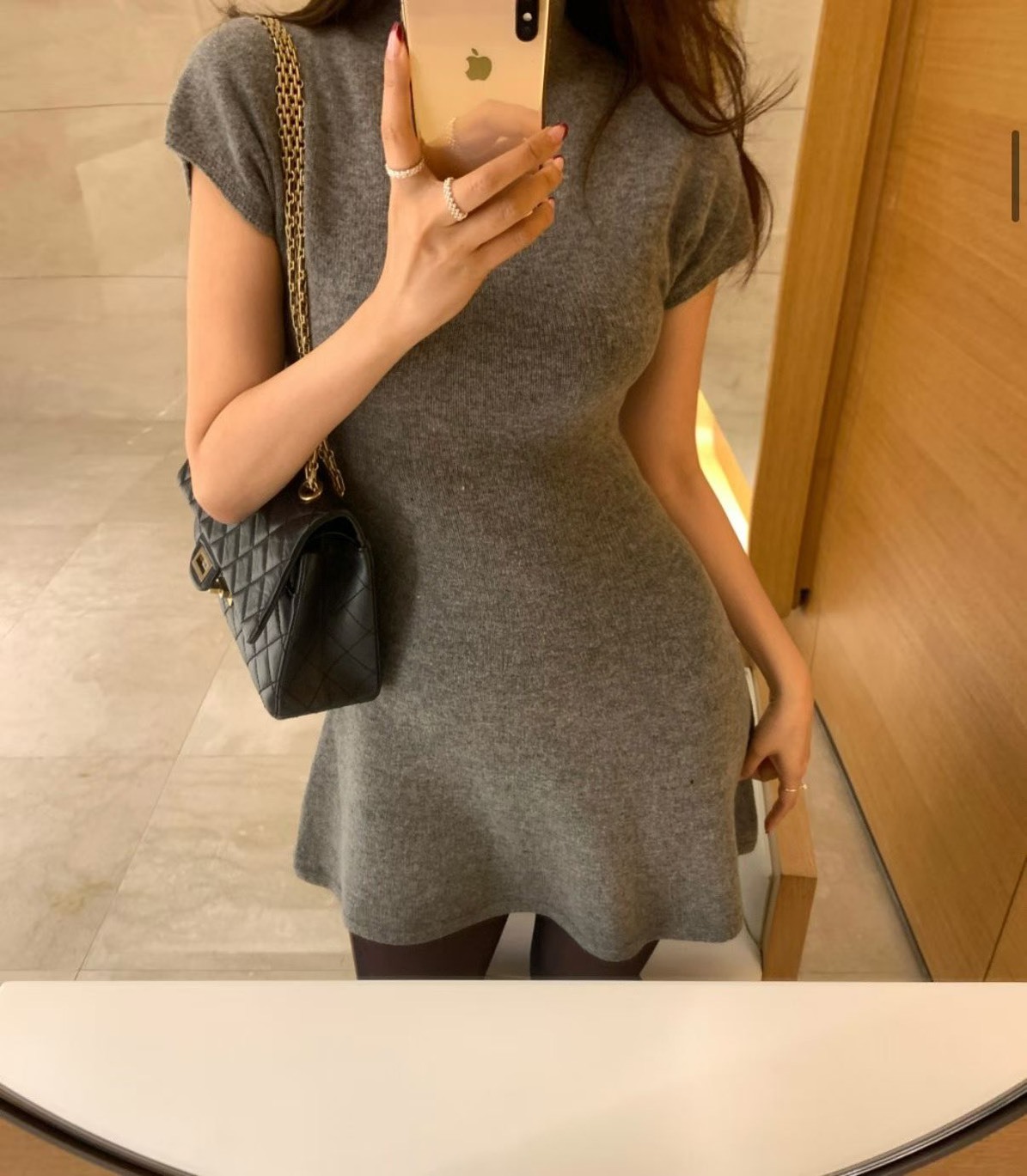 高領短袖一體成形羊毛洋裝