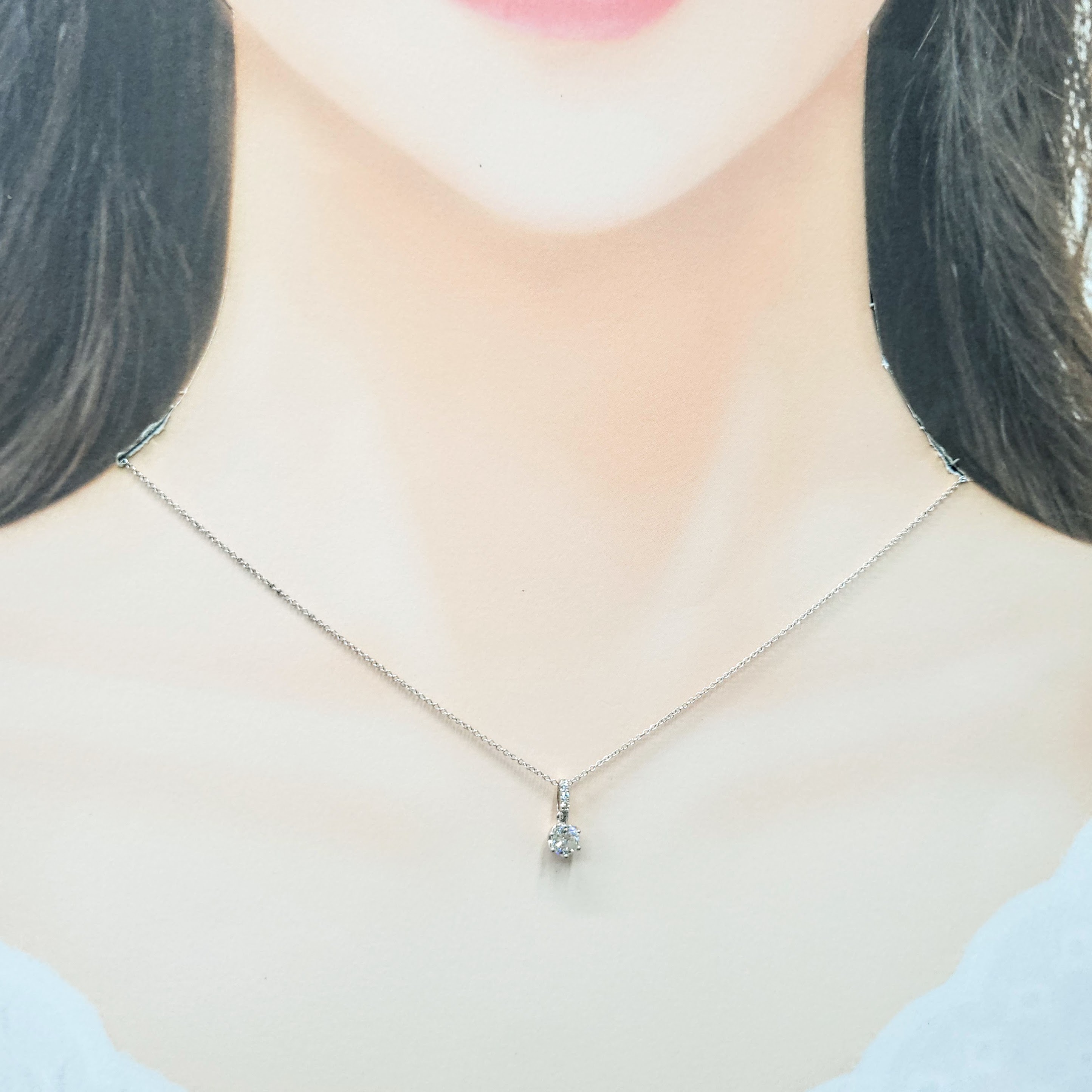 全新18K白金【單粒44份鑽石】配小鑽共49份鑽石吊墜