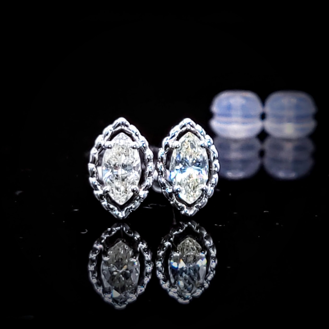 全新18K白金【主石45份欖尖形鑽石】耳環