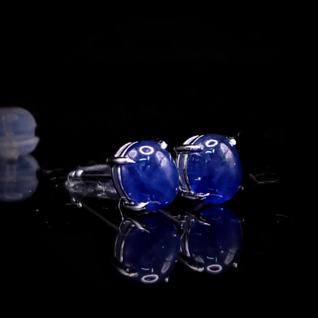 全新18K白金【主石1卡53份藍寶石】耳環