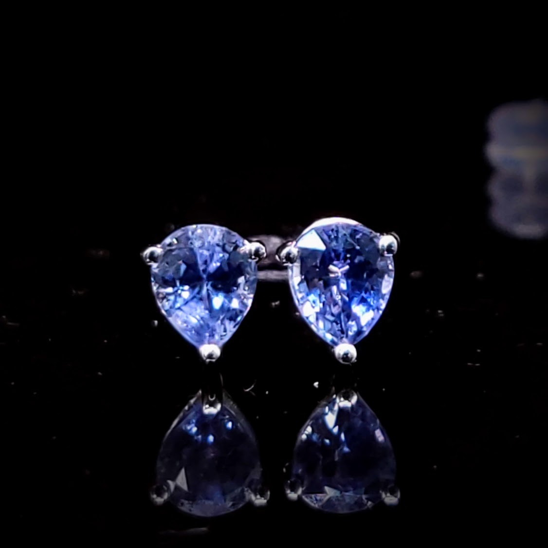 全新18K白金【主石1卡70份藍寶石】耳環